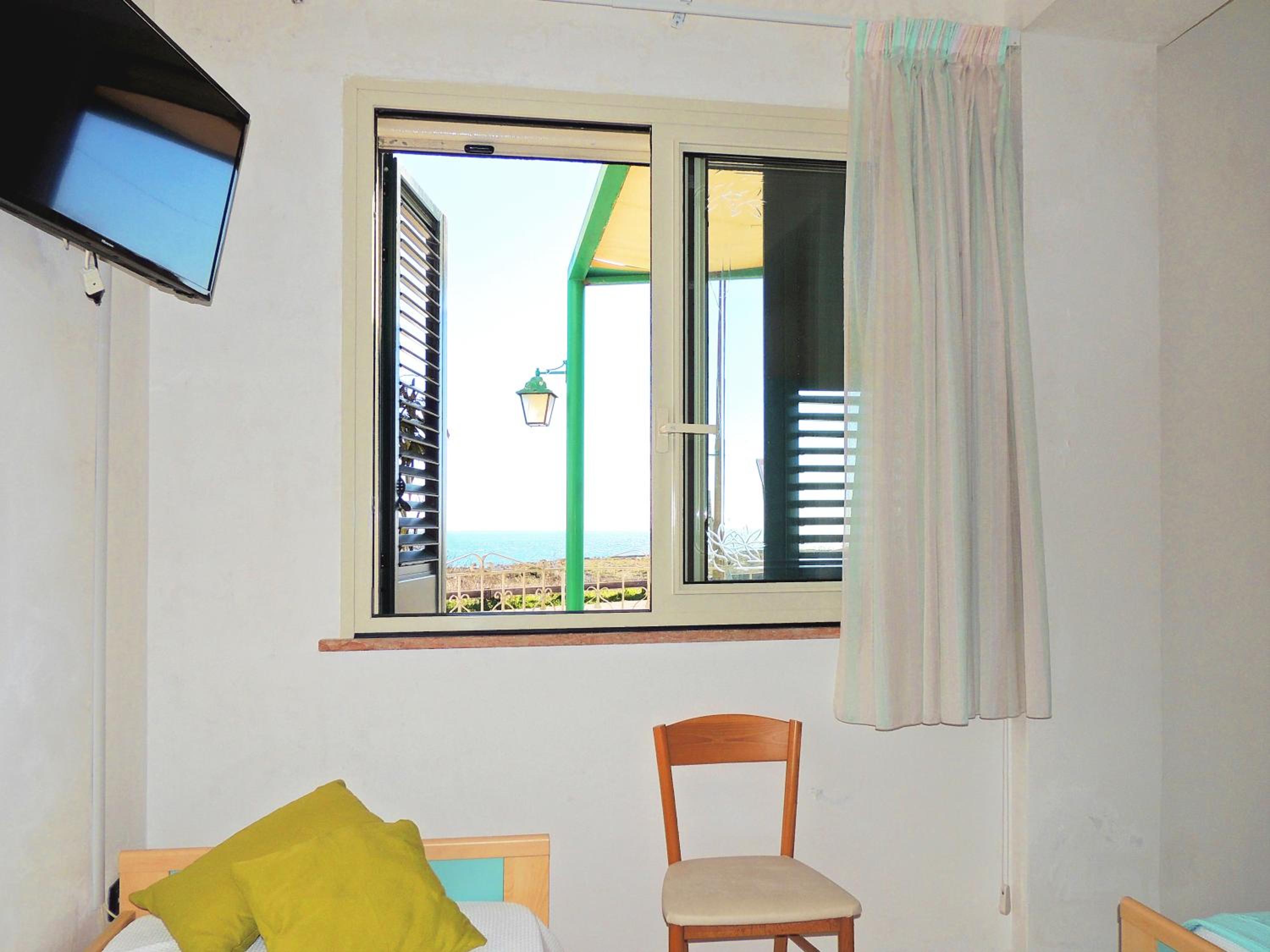 King Room with Sea View - Photo 6