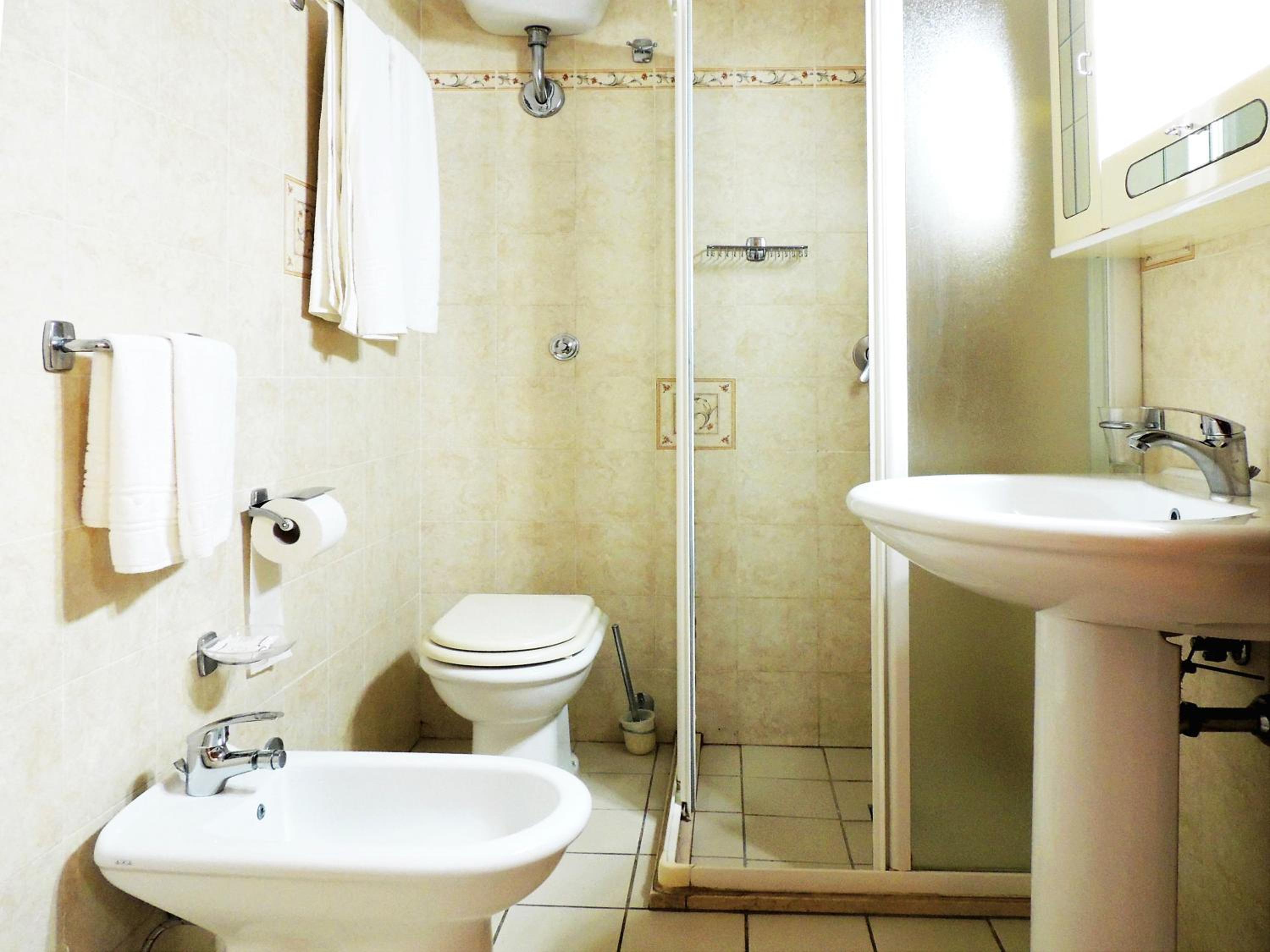 Double Room - Photo 2