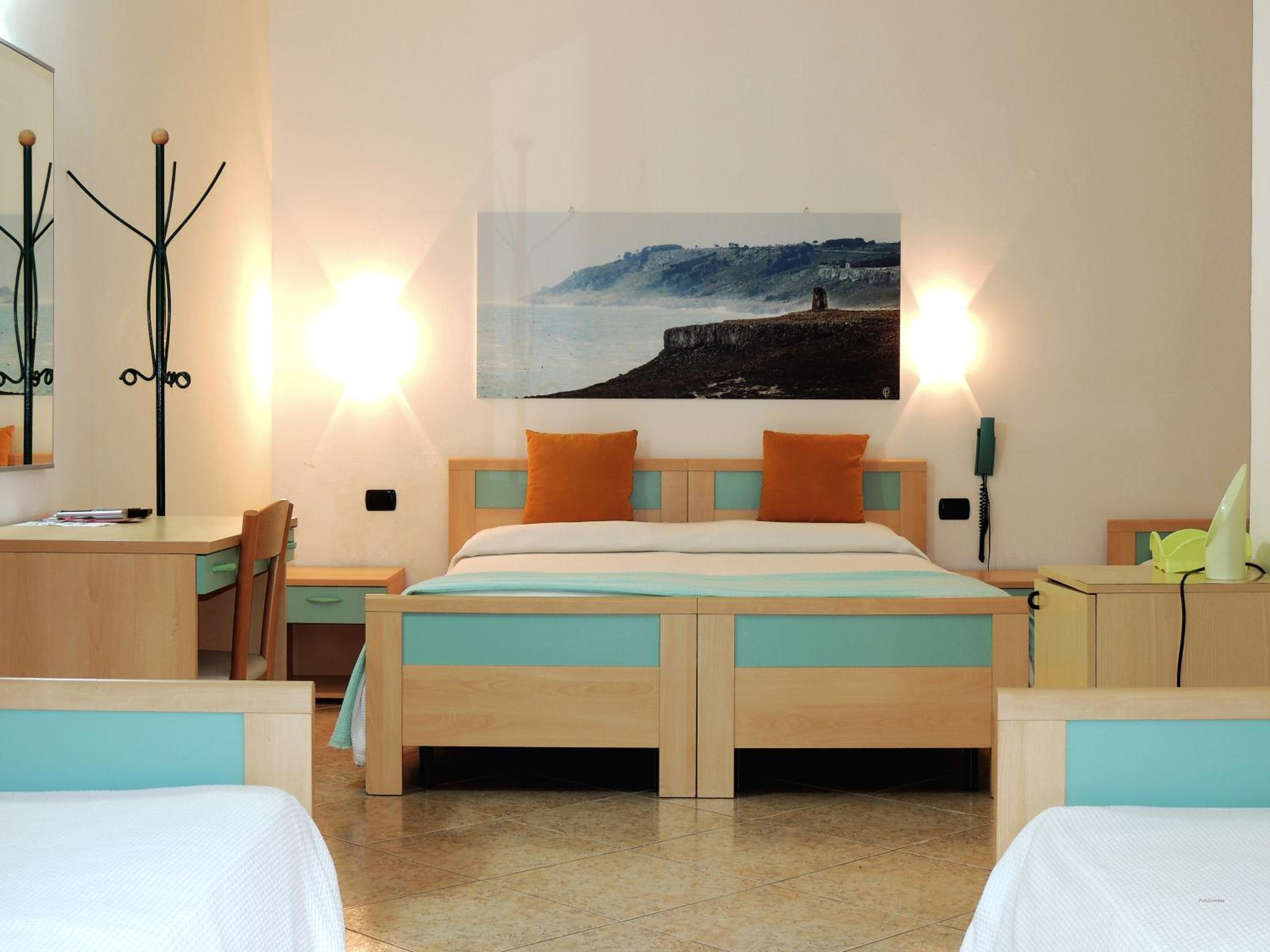 Quadruple Room with Private Bathroom - Photo 1
