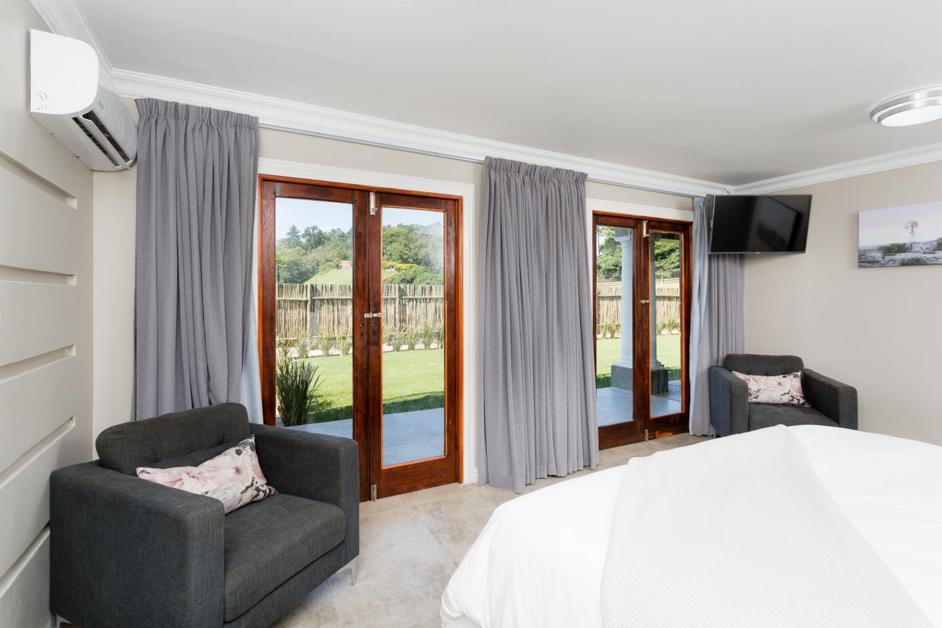 Luxury King Room photo 1