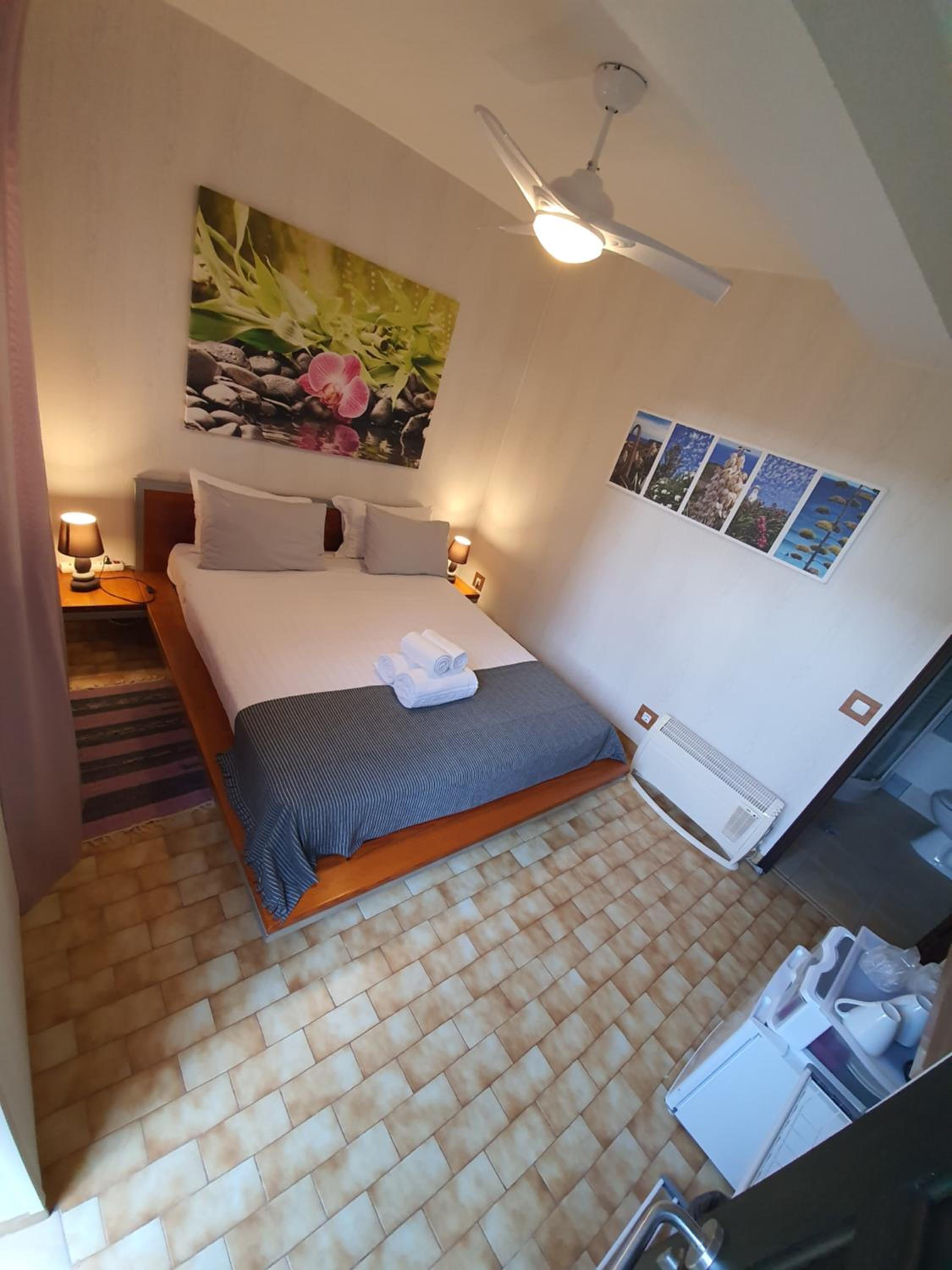 Double Room with Private Bathroom photo 1