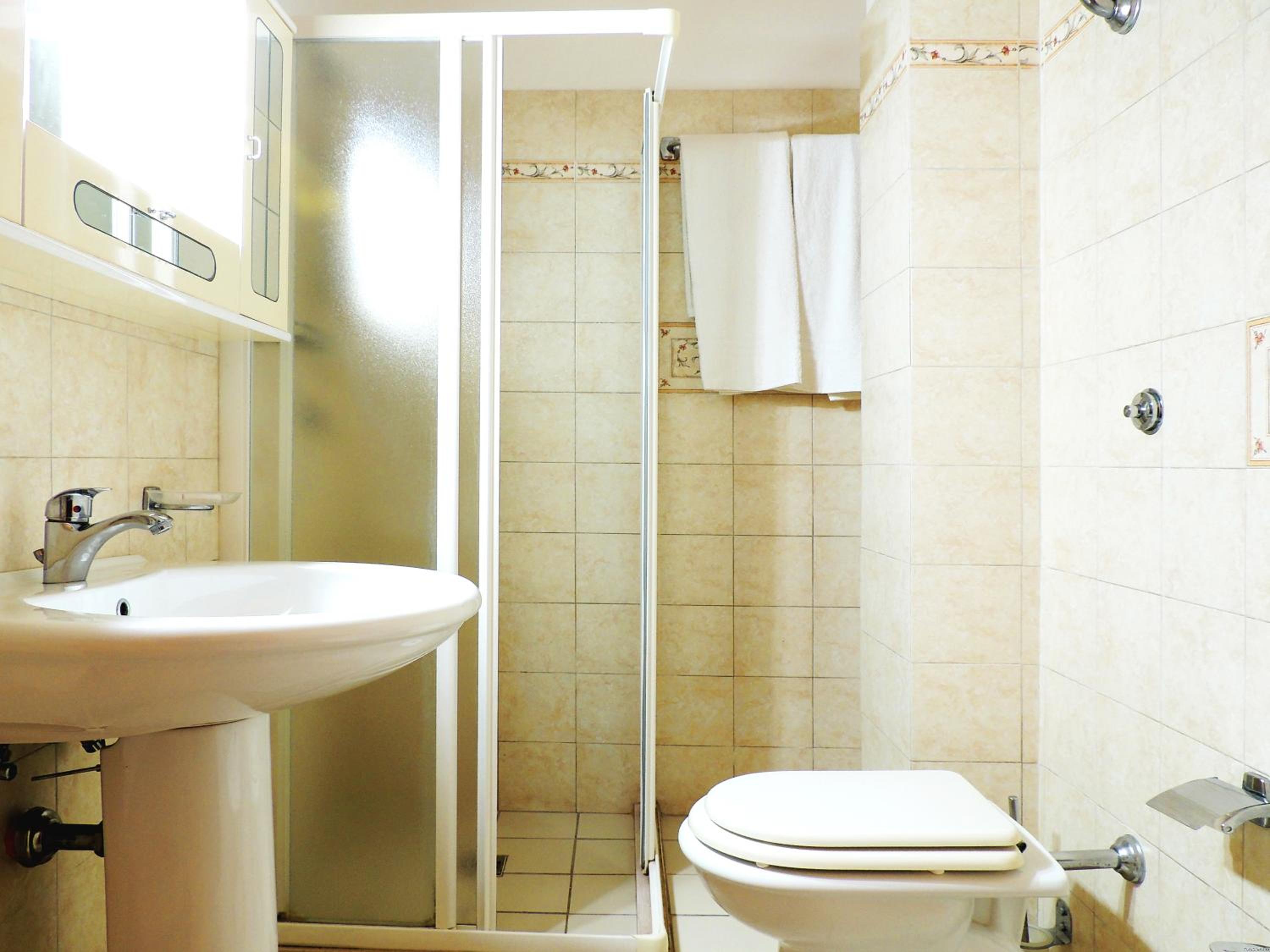 Triple Room with Private Bathroom - Photo 6