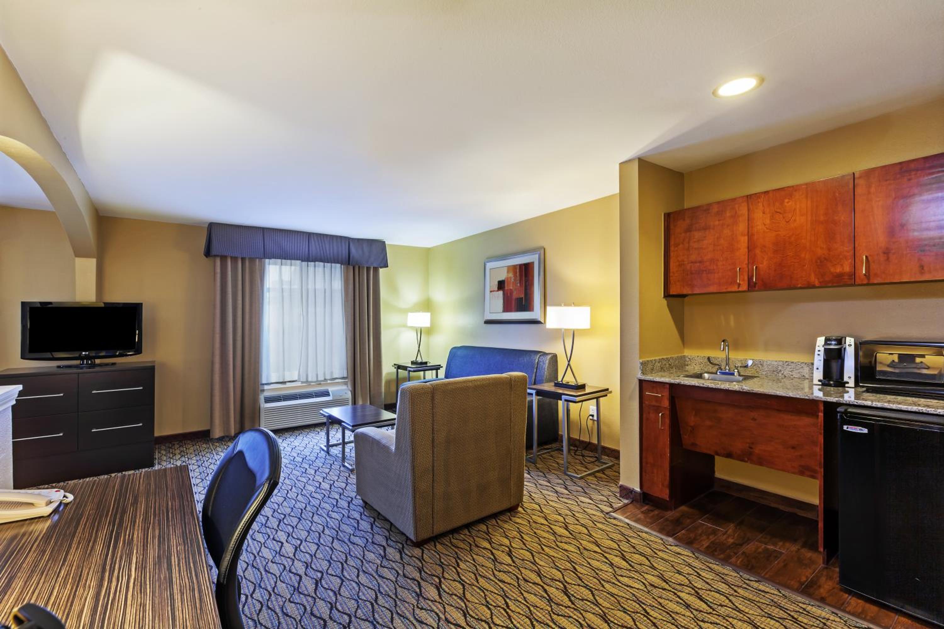 Junior Suite with One King Bed