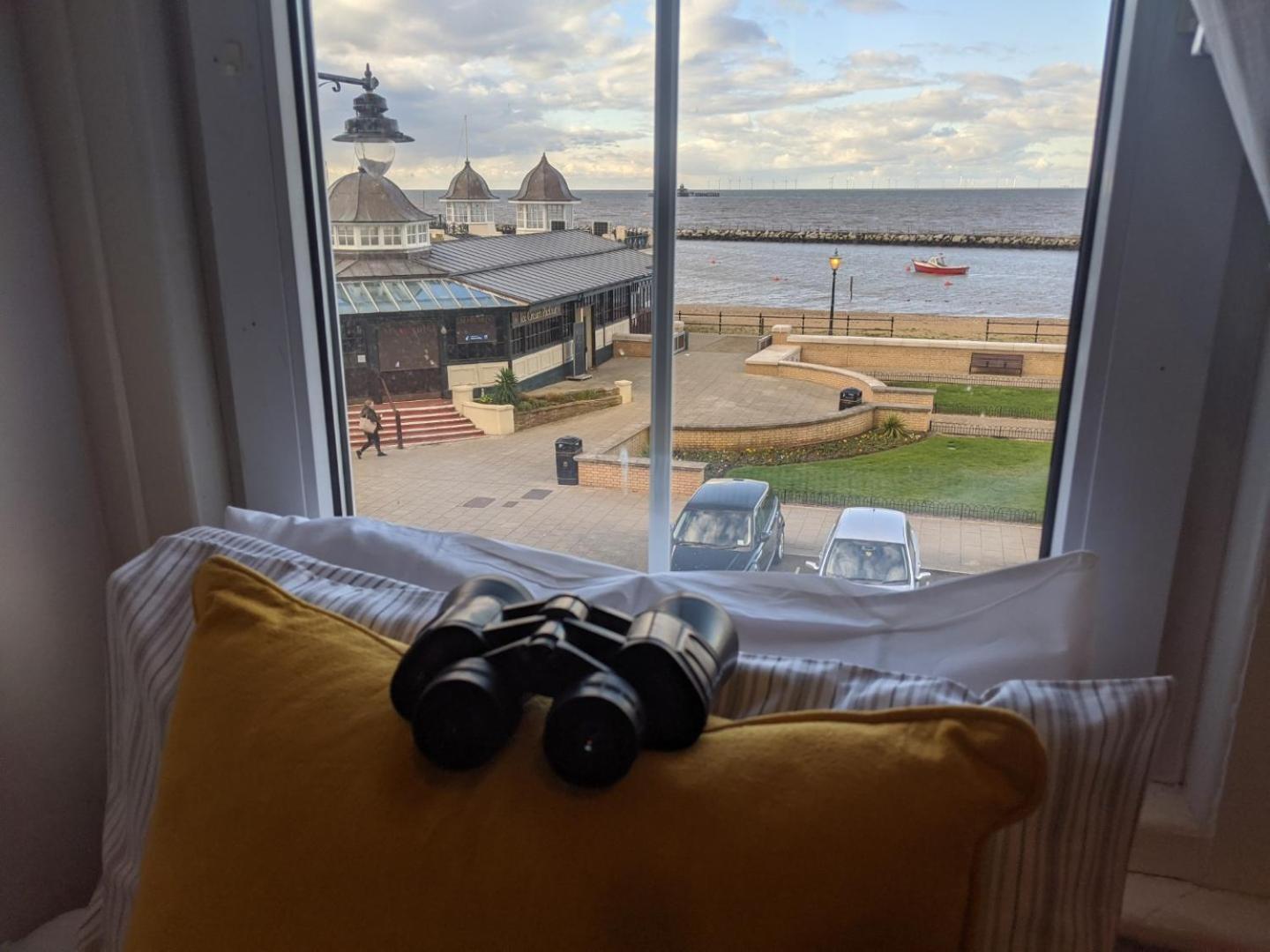 Family Room with Sea View photo 2