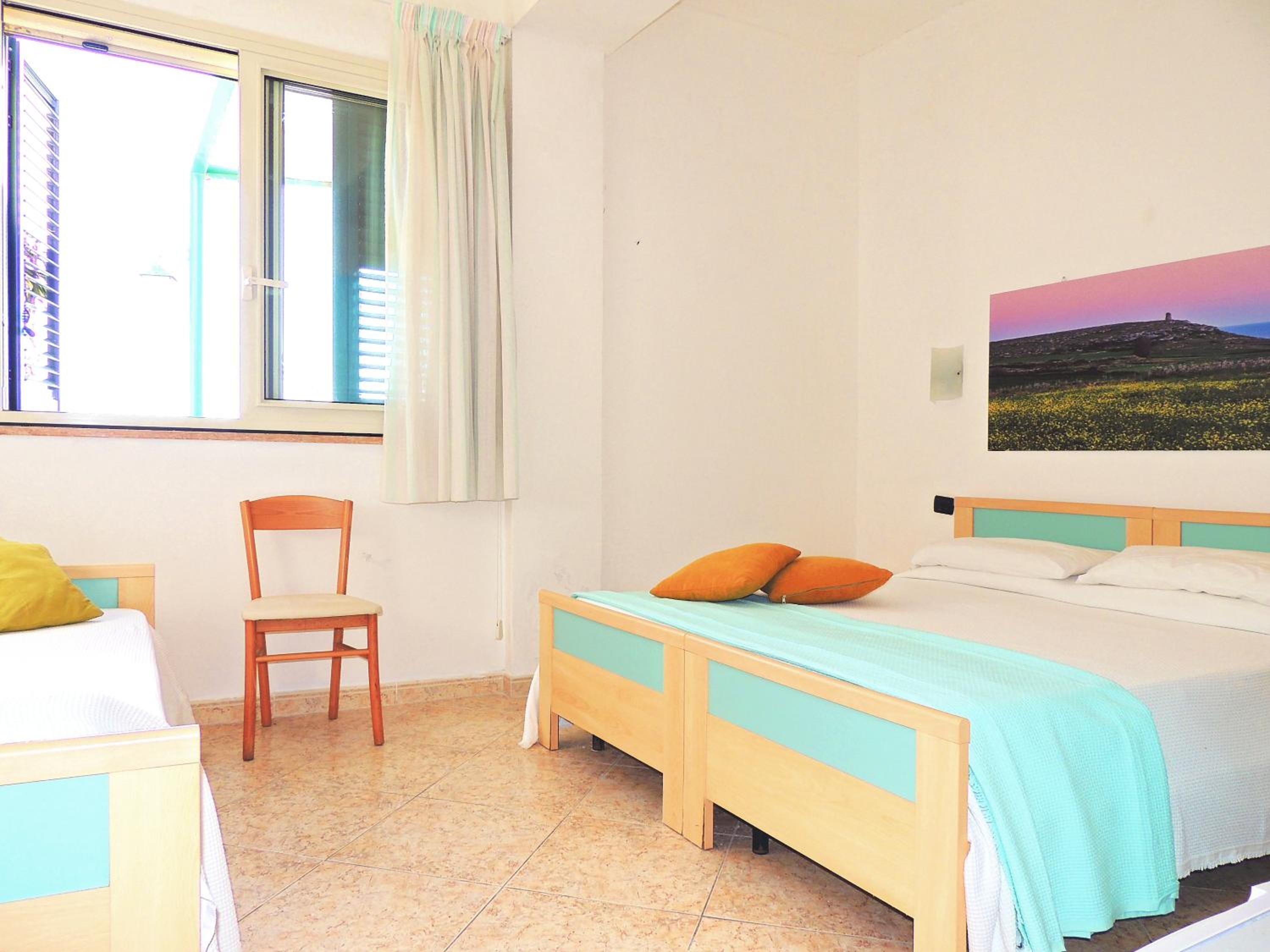 Triple Room with Private Bathroom - Photo 7