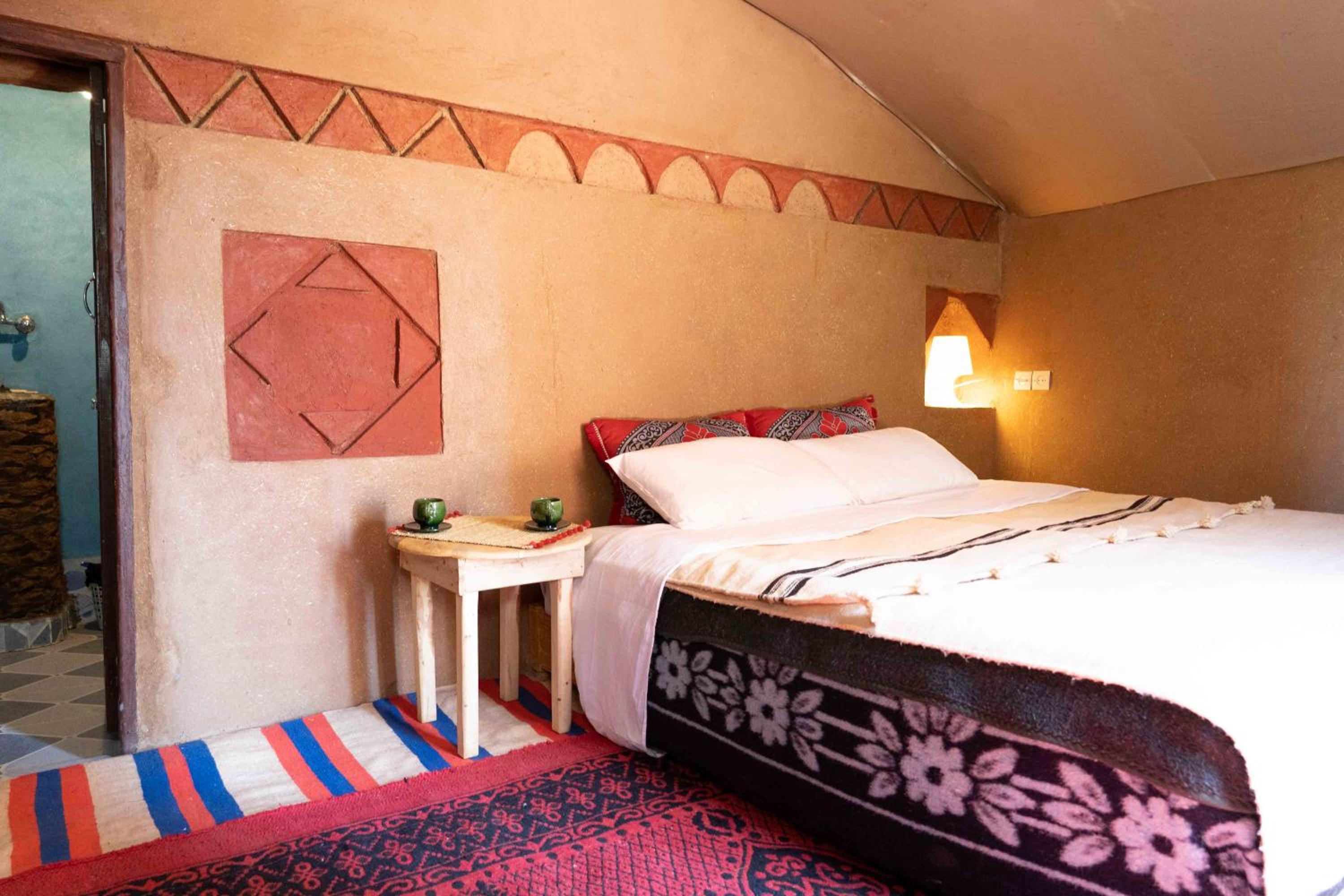 Deluxe Double Room with Shower - Photo 5