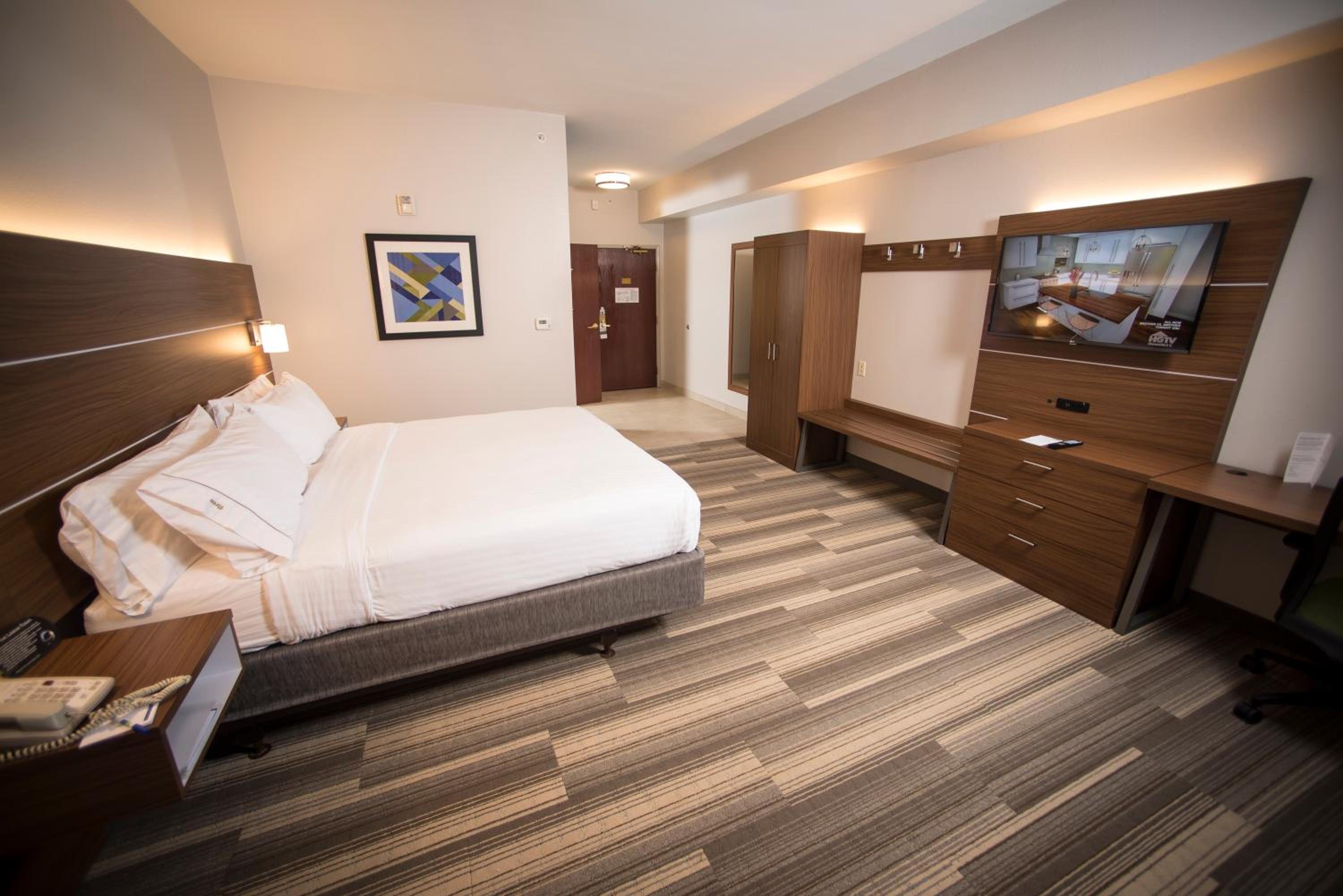 Standard King Room - Photo 2
