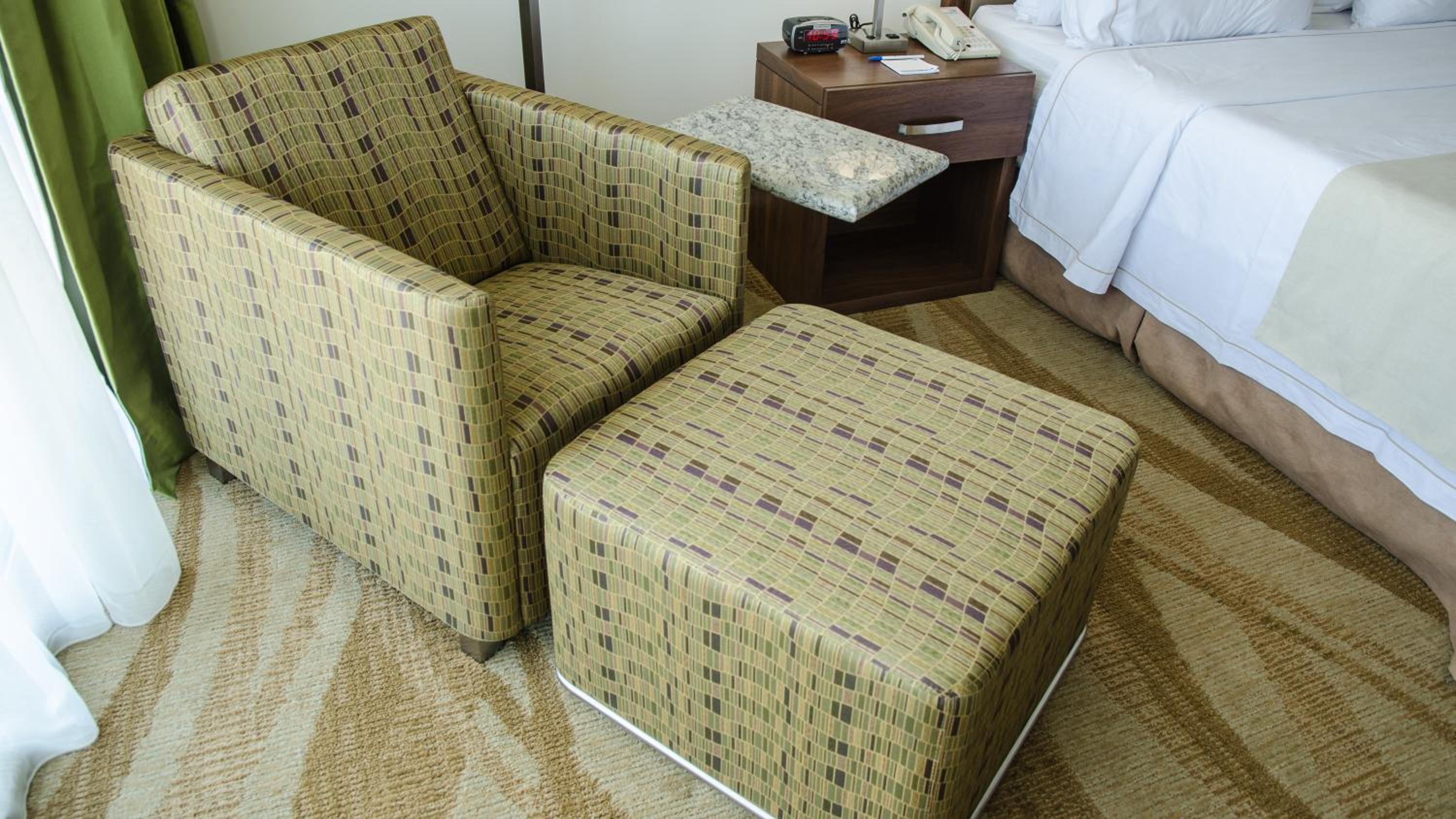 Standard Room with Two Queen Beds photo 2