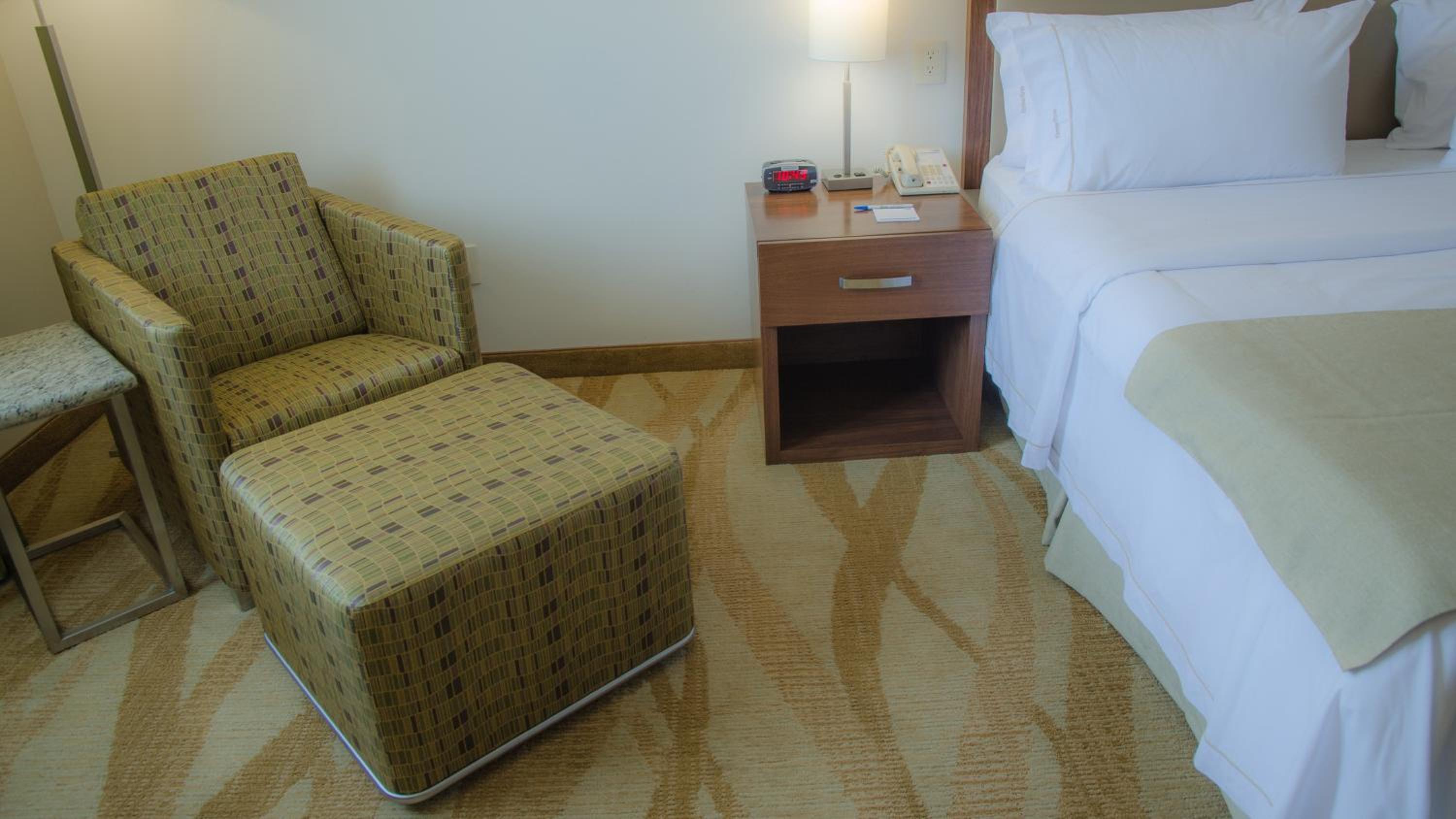 Standard King Room photo 1