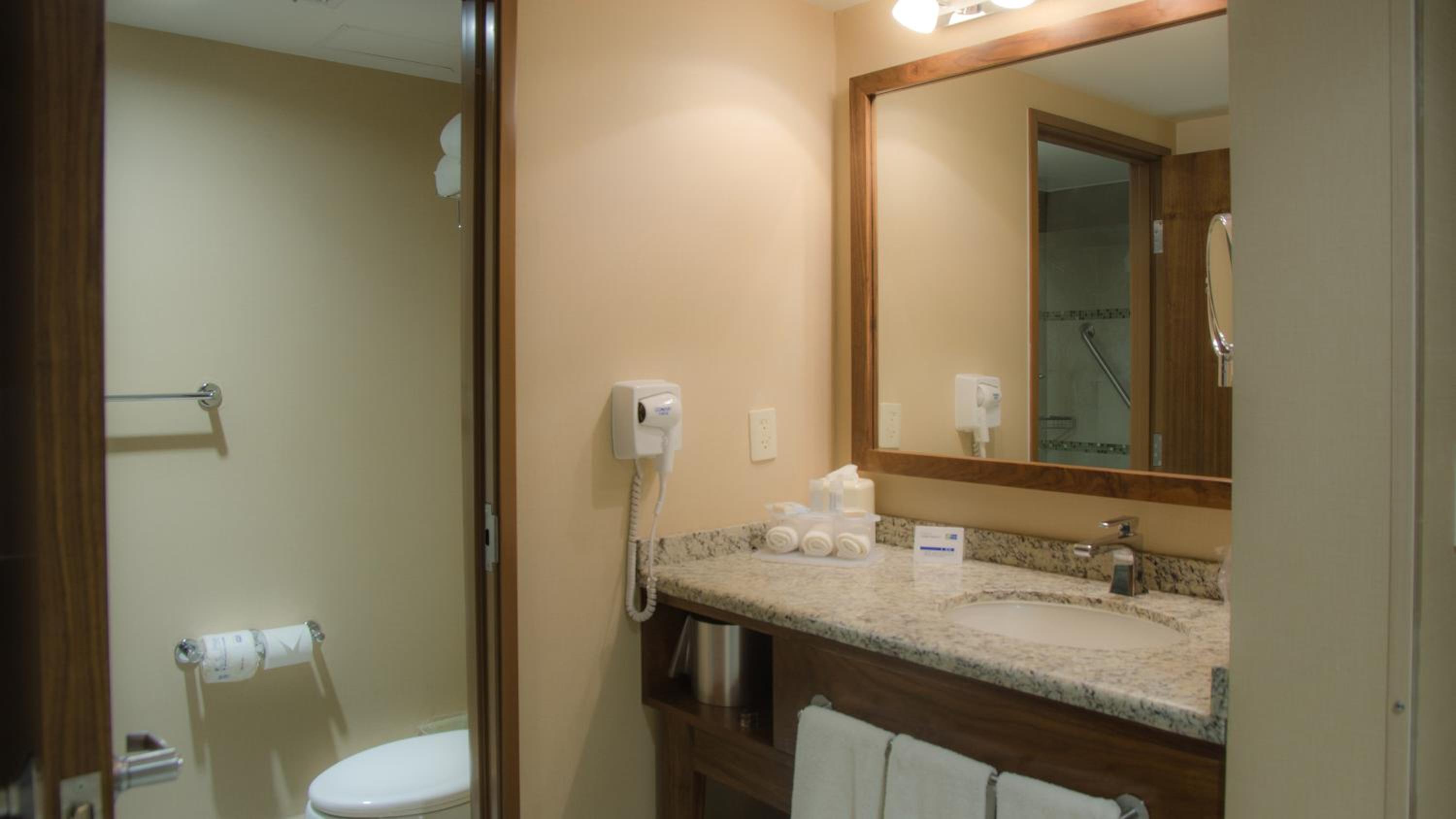 Standard King Room photo 3