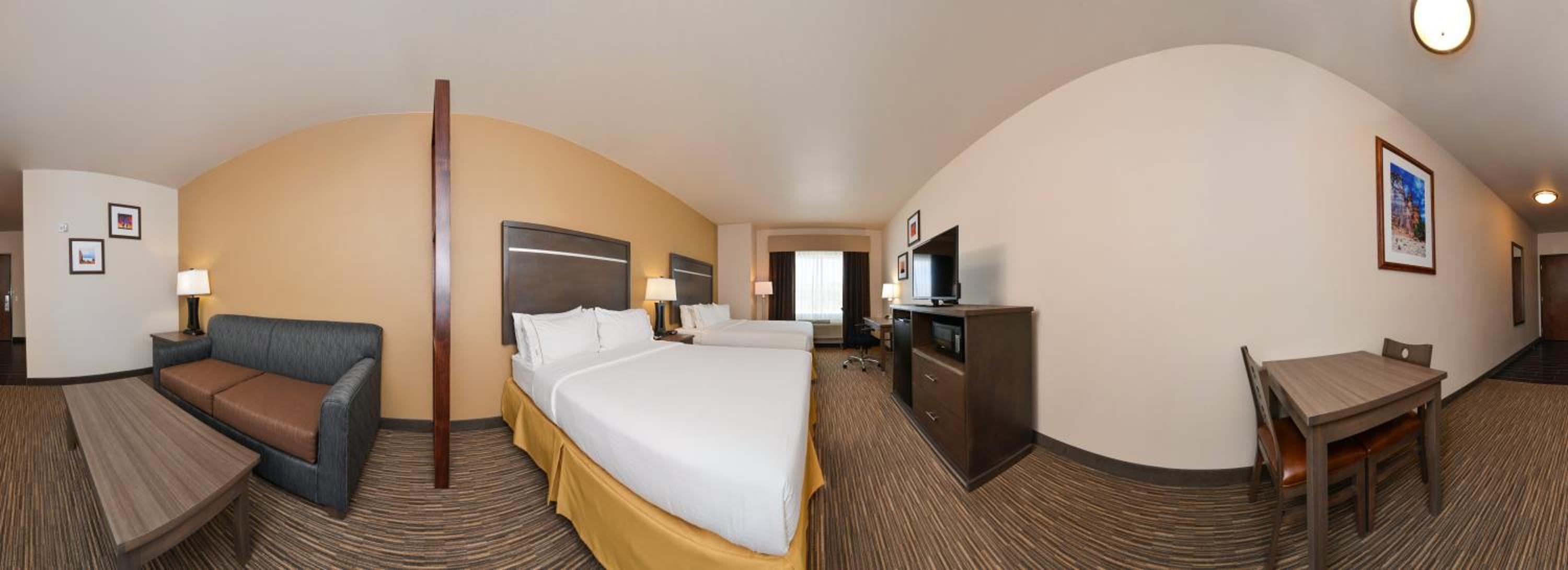 Twin Suite with Accessible Transfer Shower - Non-Smoking