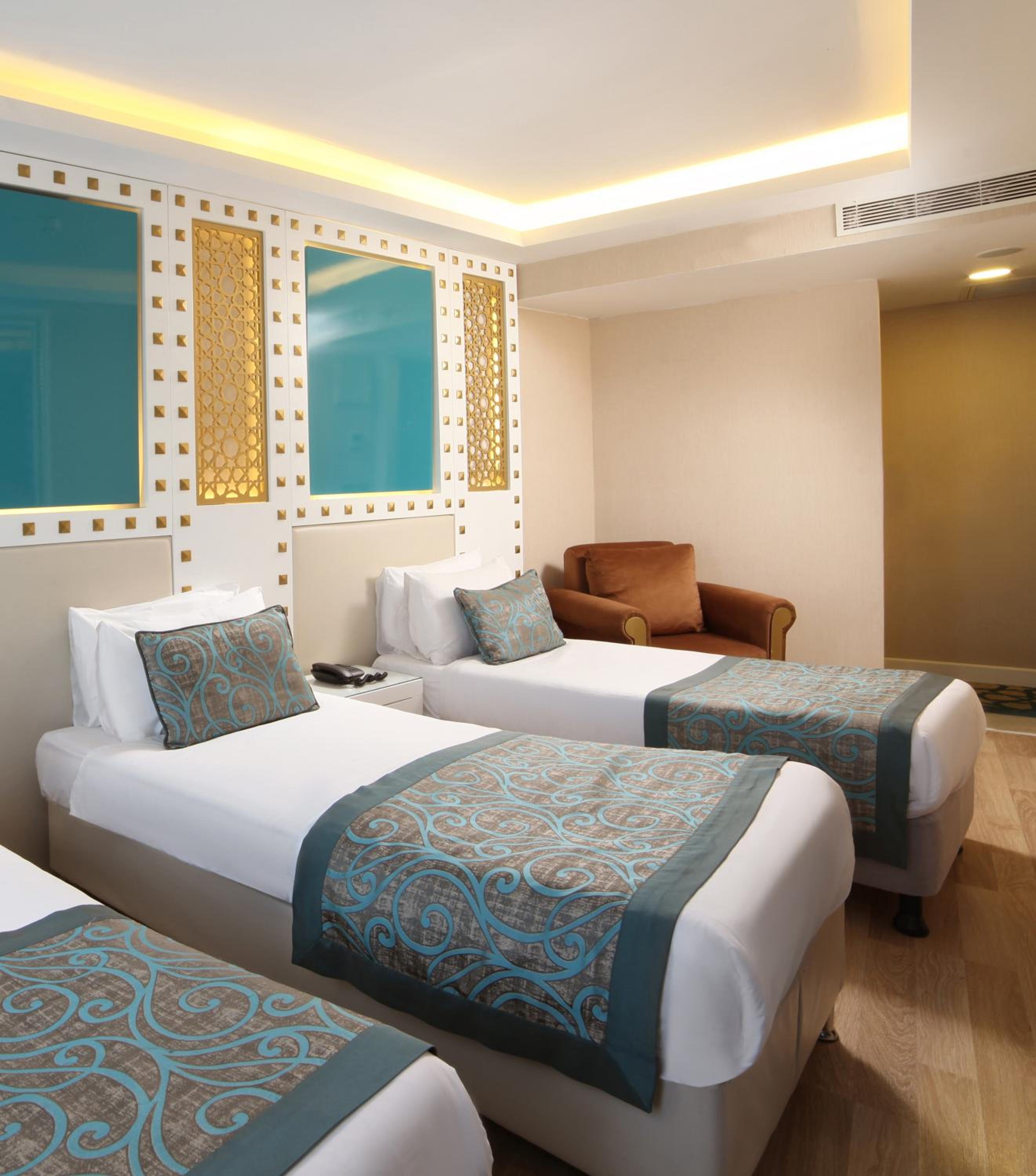 Superior Triple Room With Balcony - Free Access To Spa photo 1