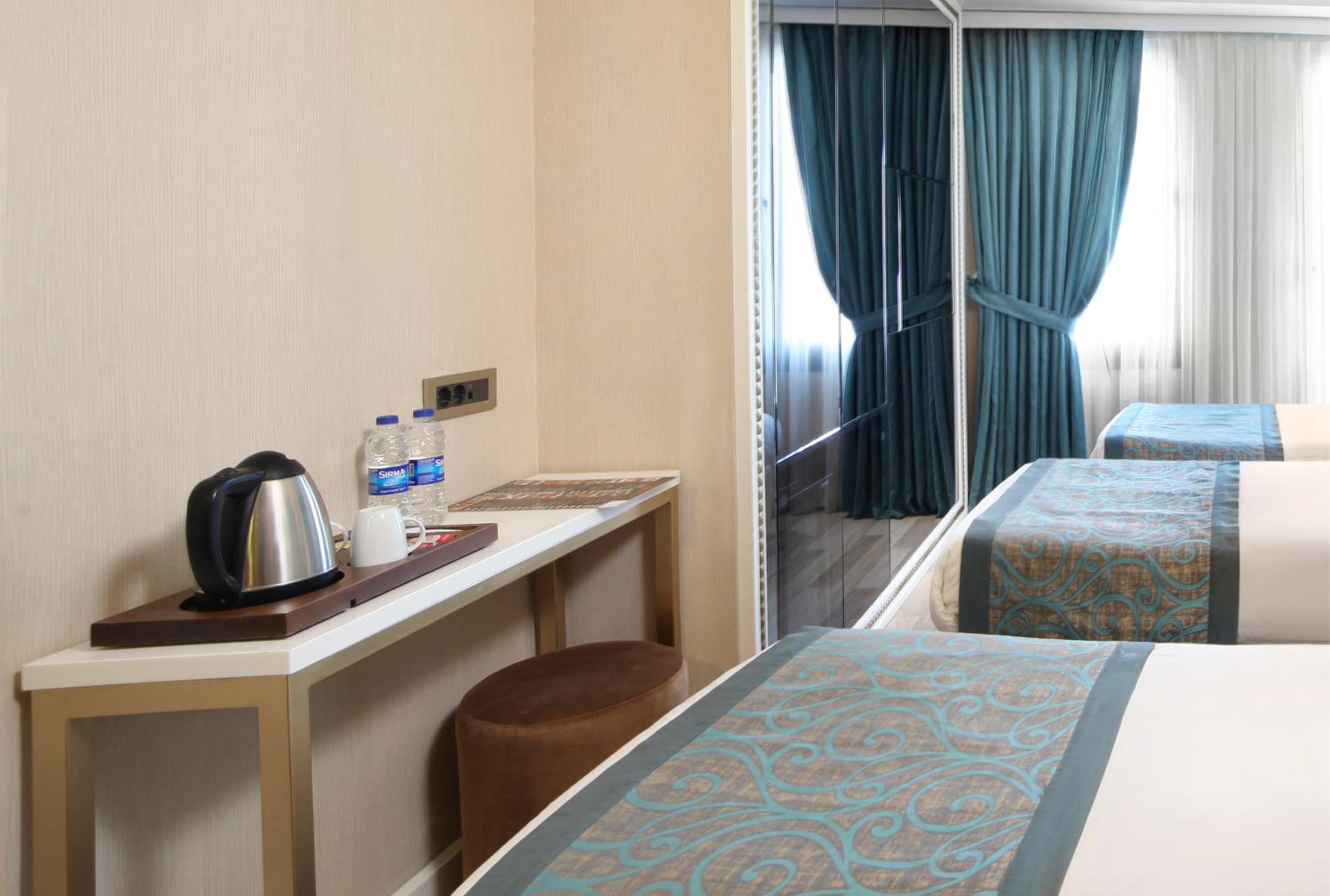 Standard Triple Room - Free Access To Spa photo 3