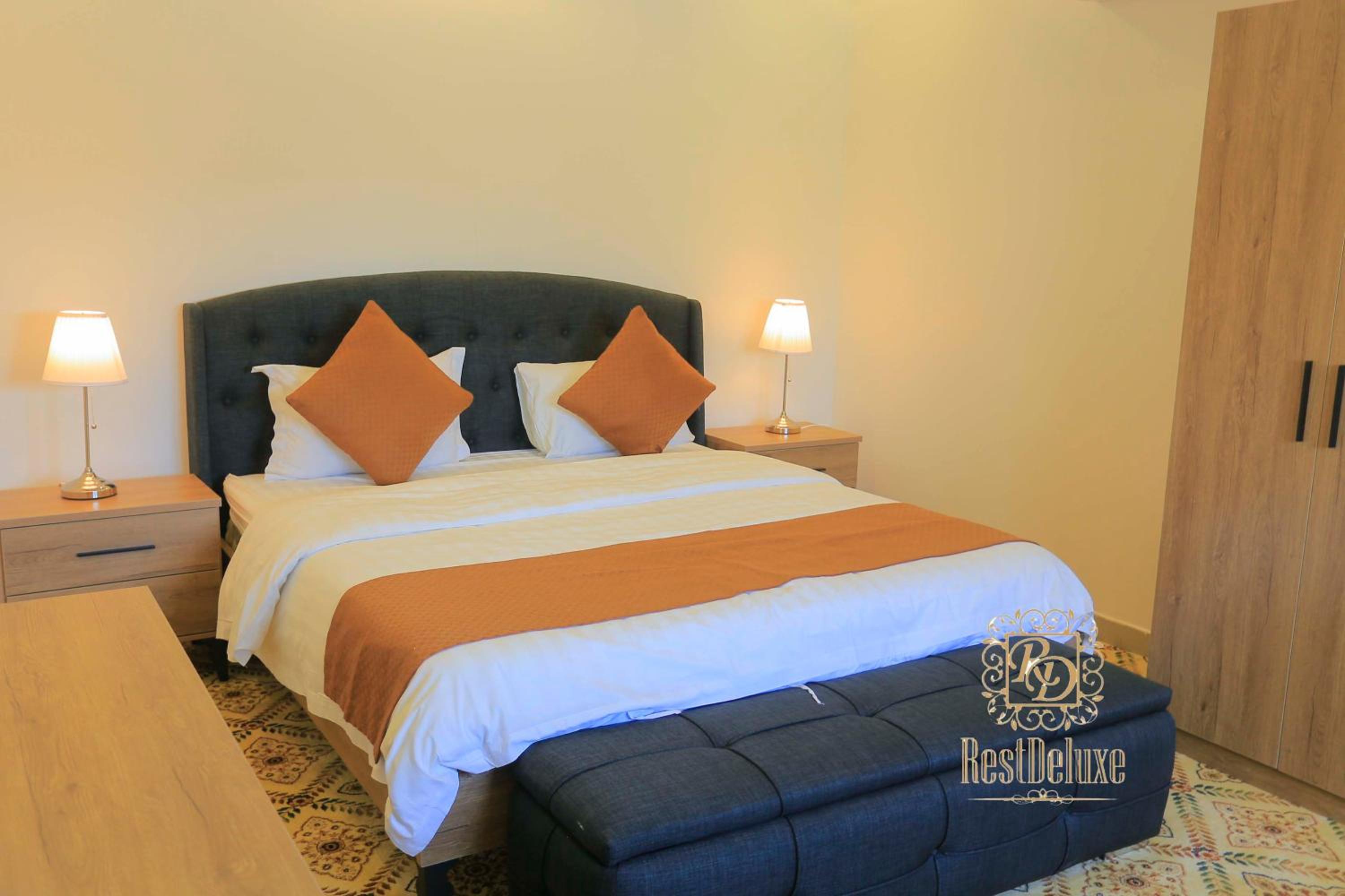 Queen Suite With Spa Bath