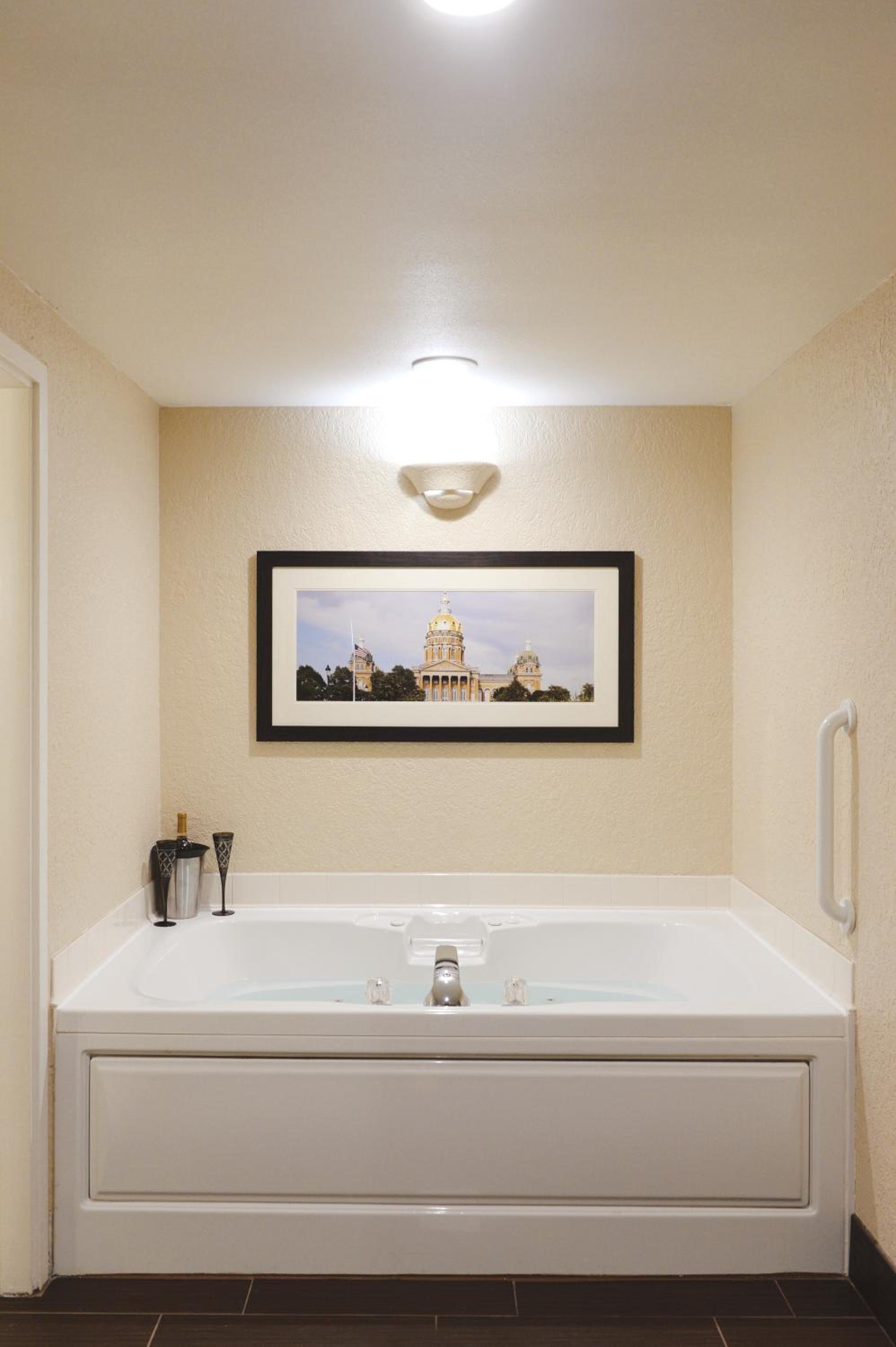King Suite with Whirlpool -  River View - Photo 4