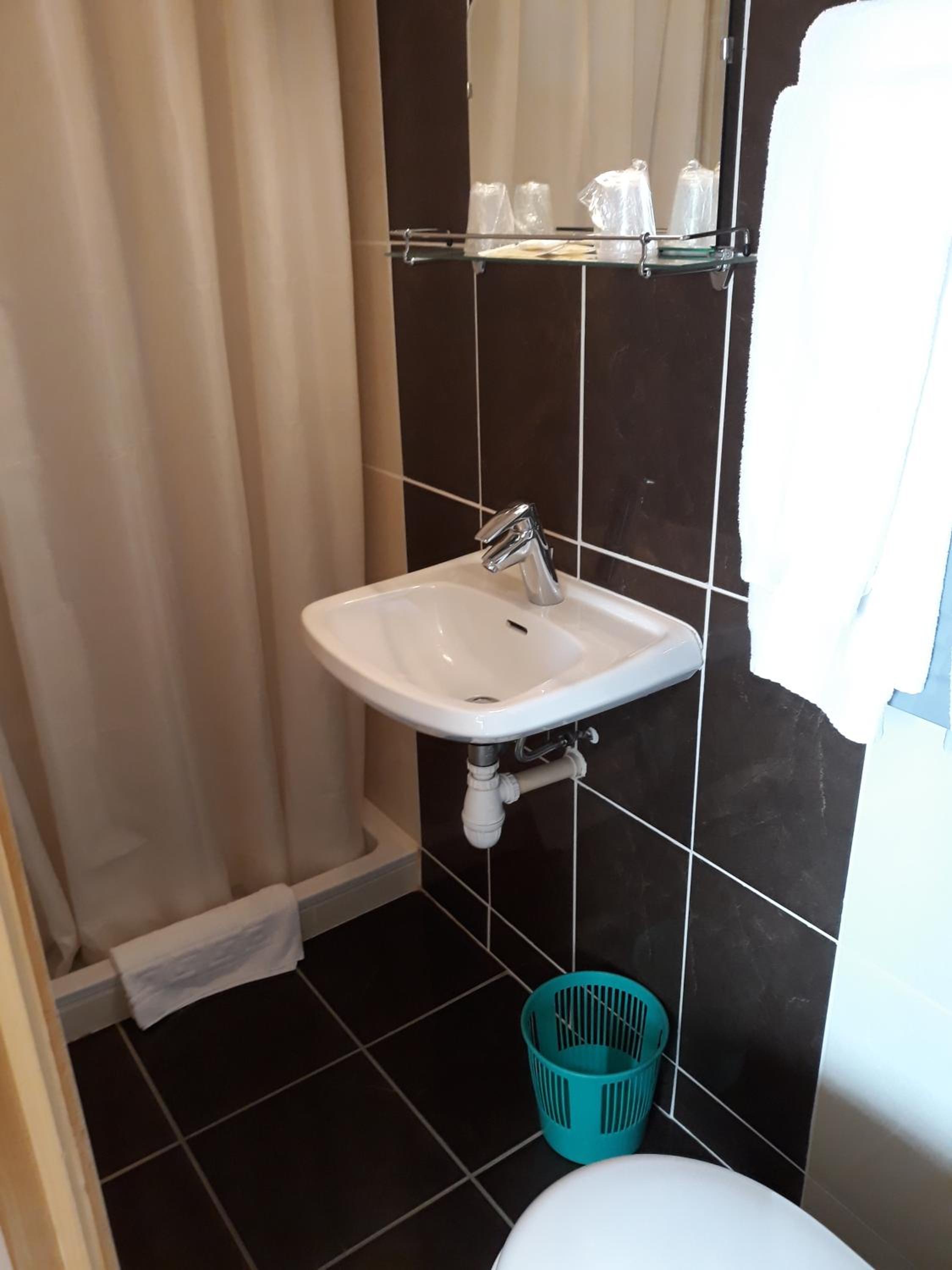 Standard Triple Room - Photo 2