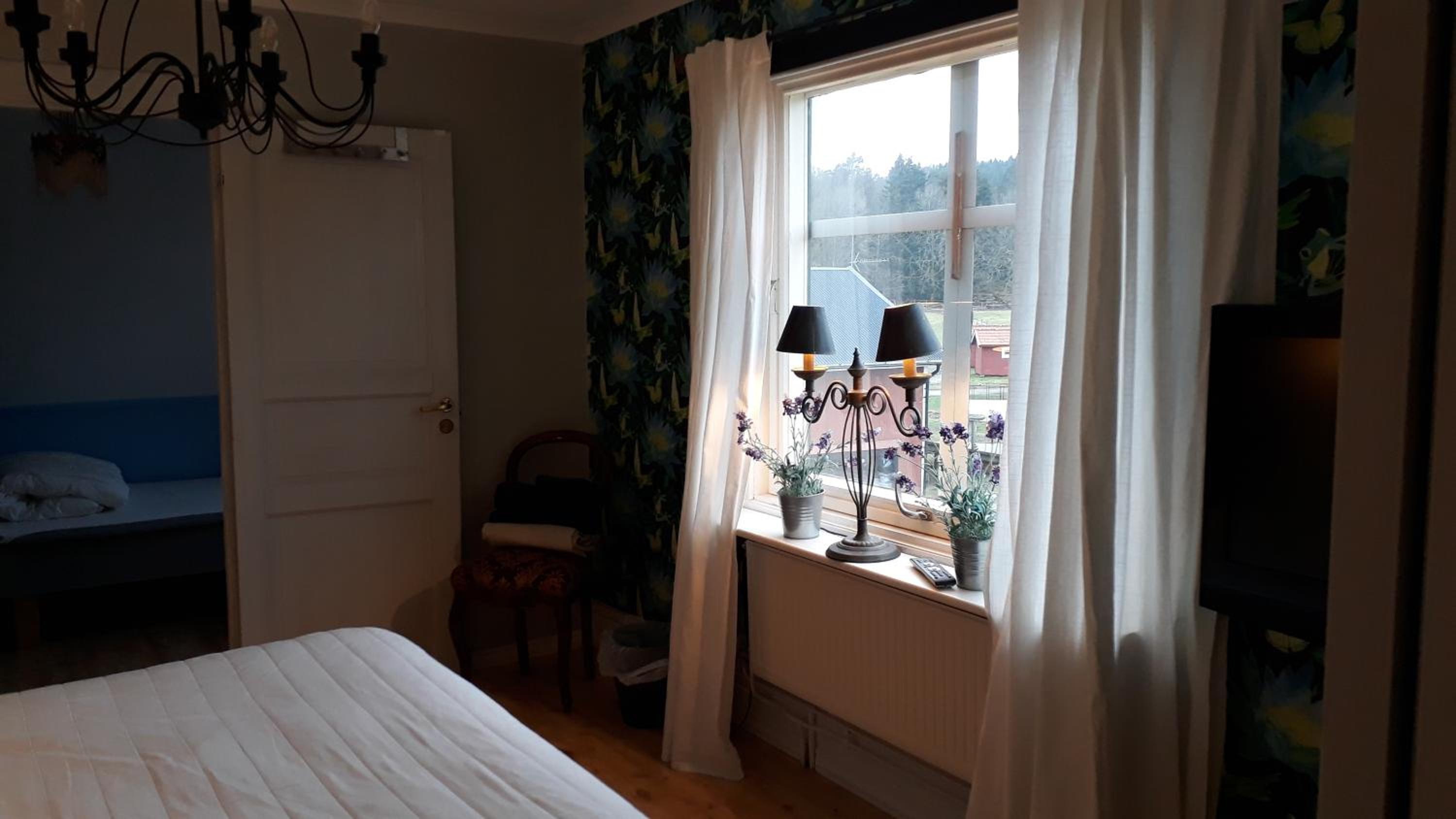 Quadruple Room with Shared Bathroom photo 3