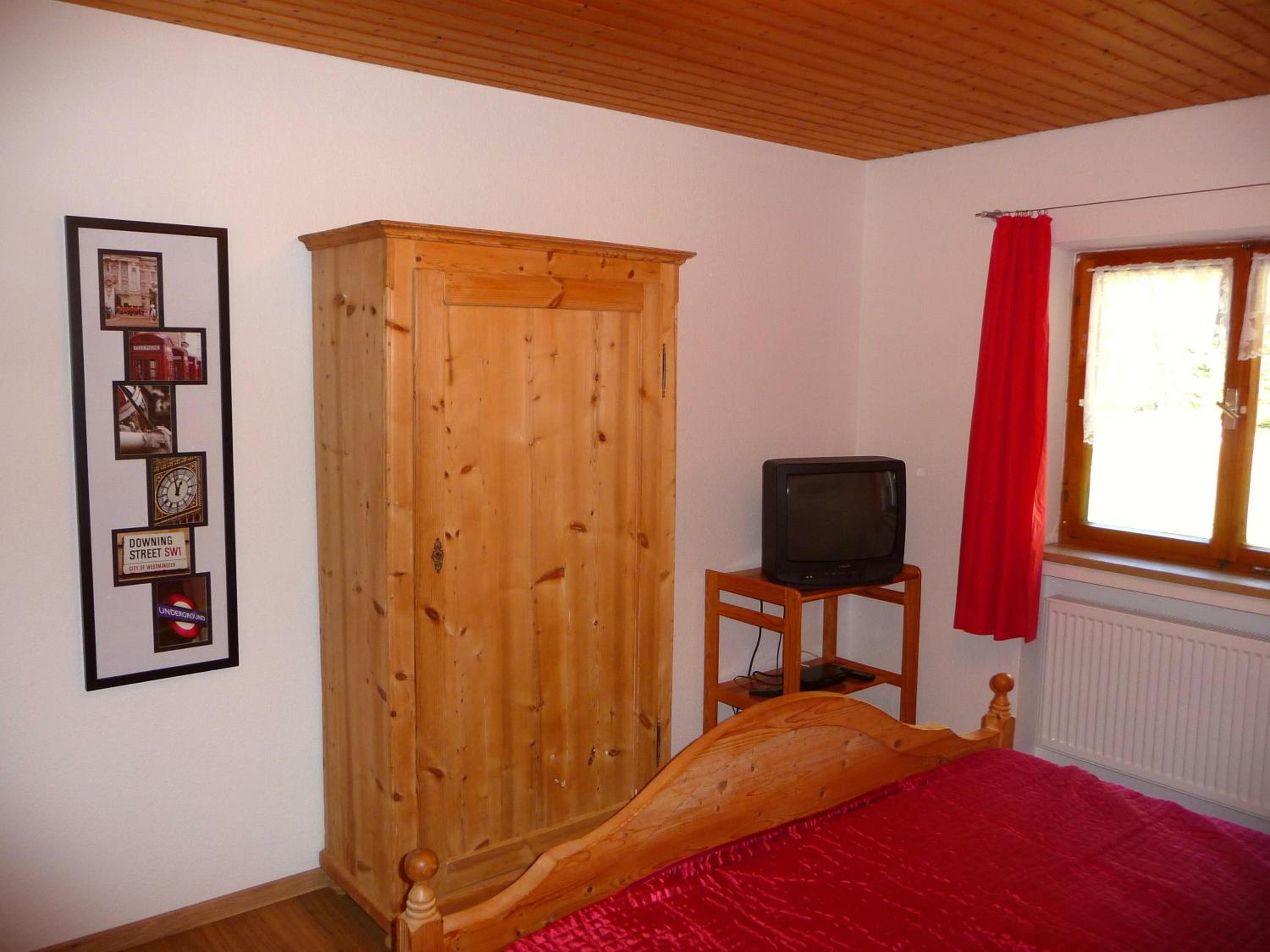 Three-Bedroom Apartment with Balcony photo 1