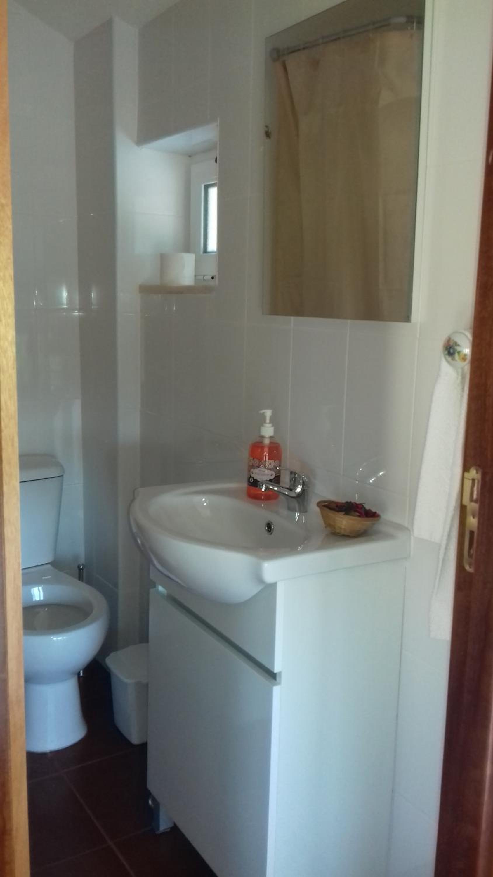 Standard Double Room - Photo 3