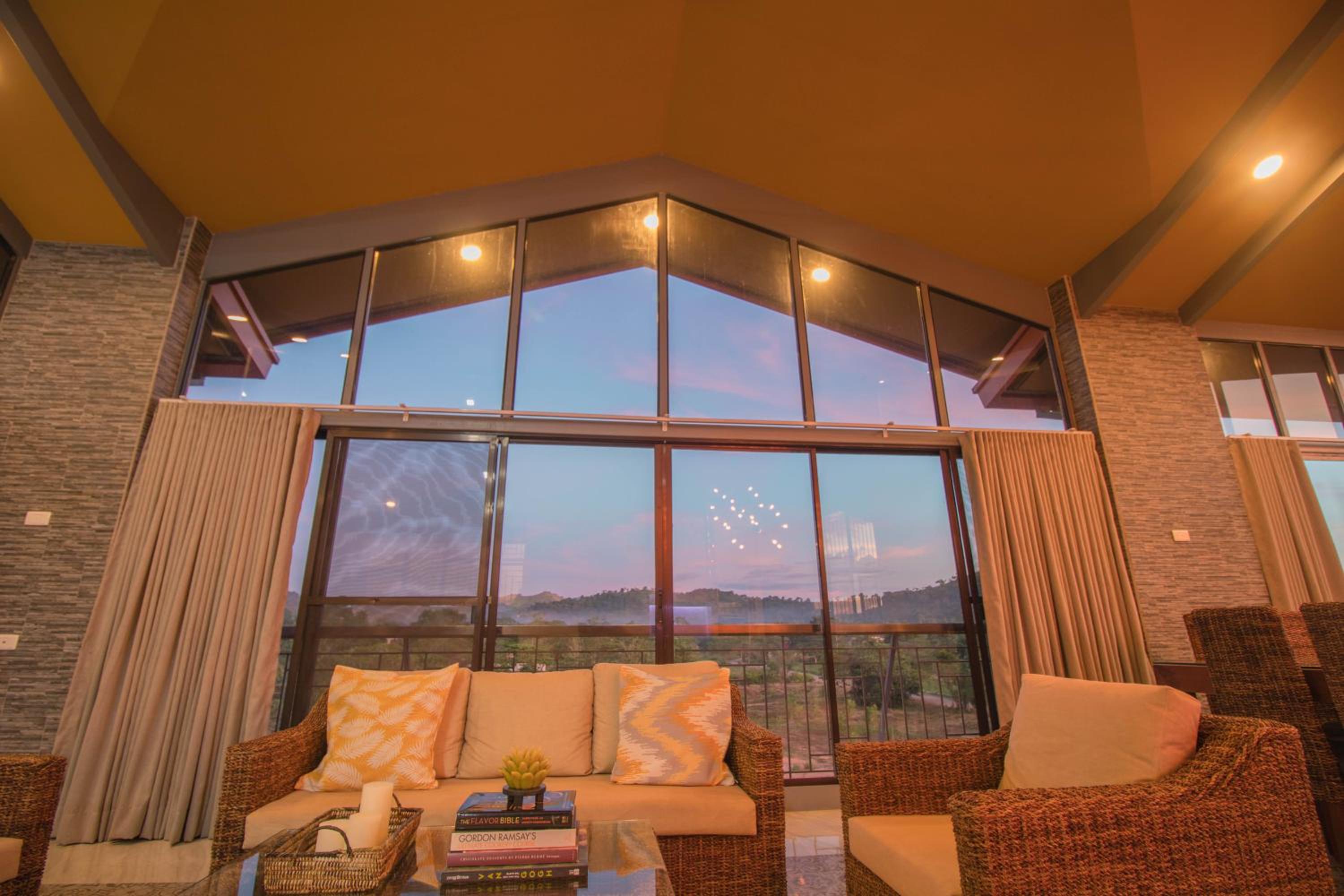 Three-Bedroom Suite - Photo 4