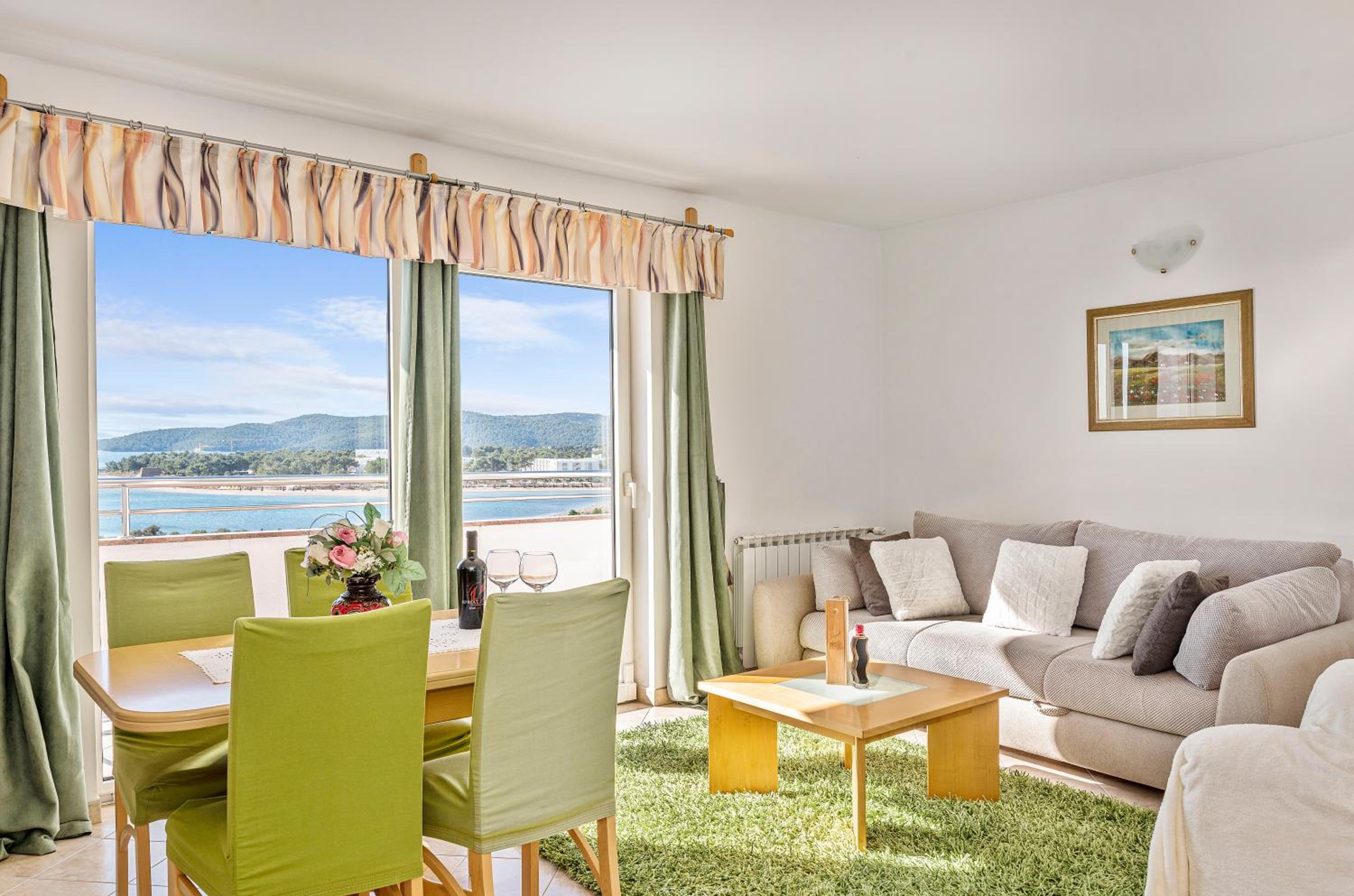 One-Bedroom Apartment (2 - 4 Adults)