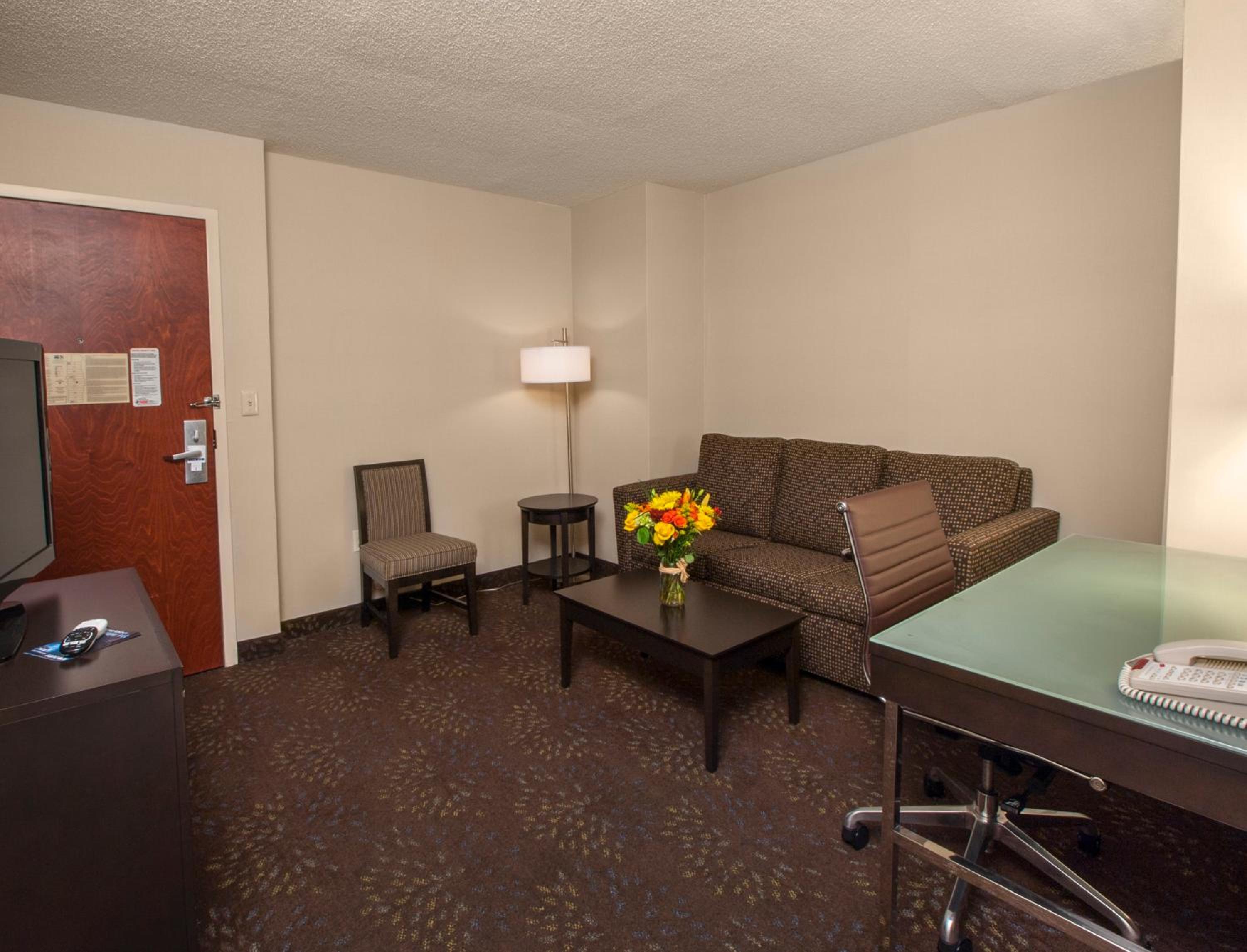 Standard King Room - Photo 3