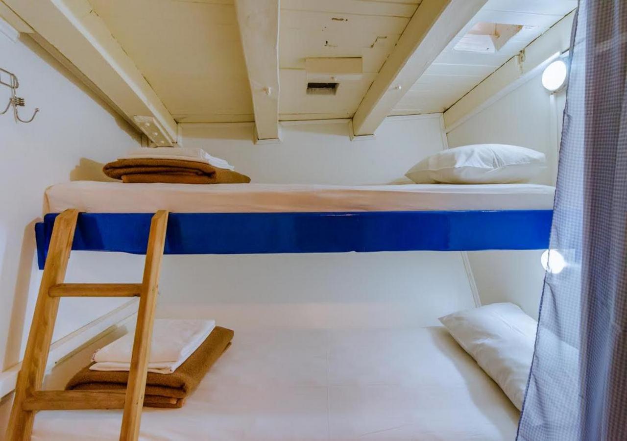 Standard Twin Room with Shared Bathroom