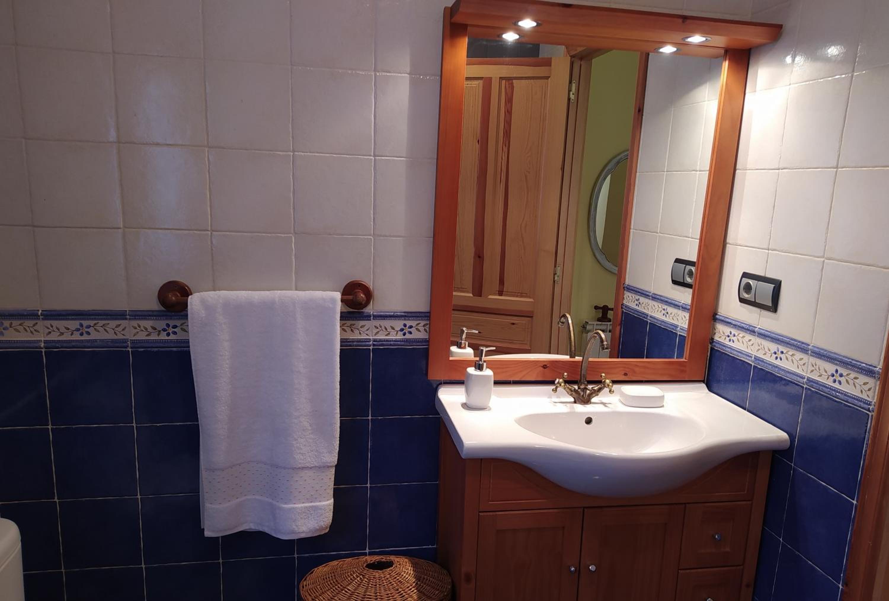 Four-Bedroom House - Photo 25