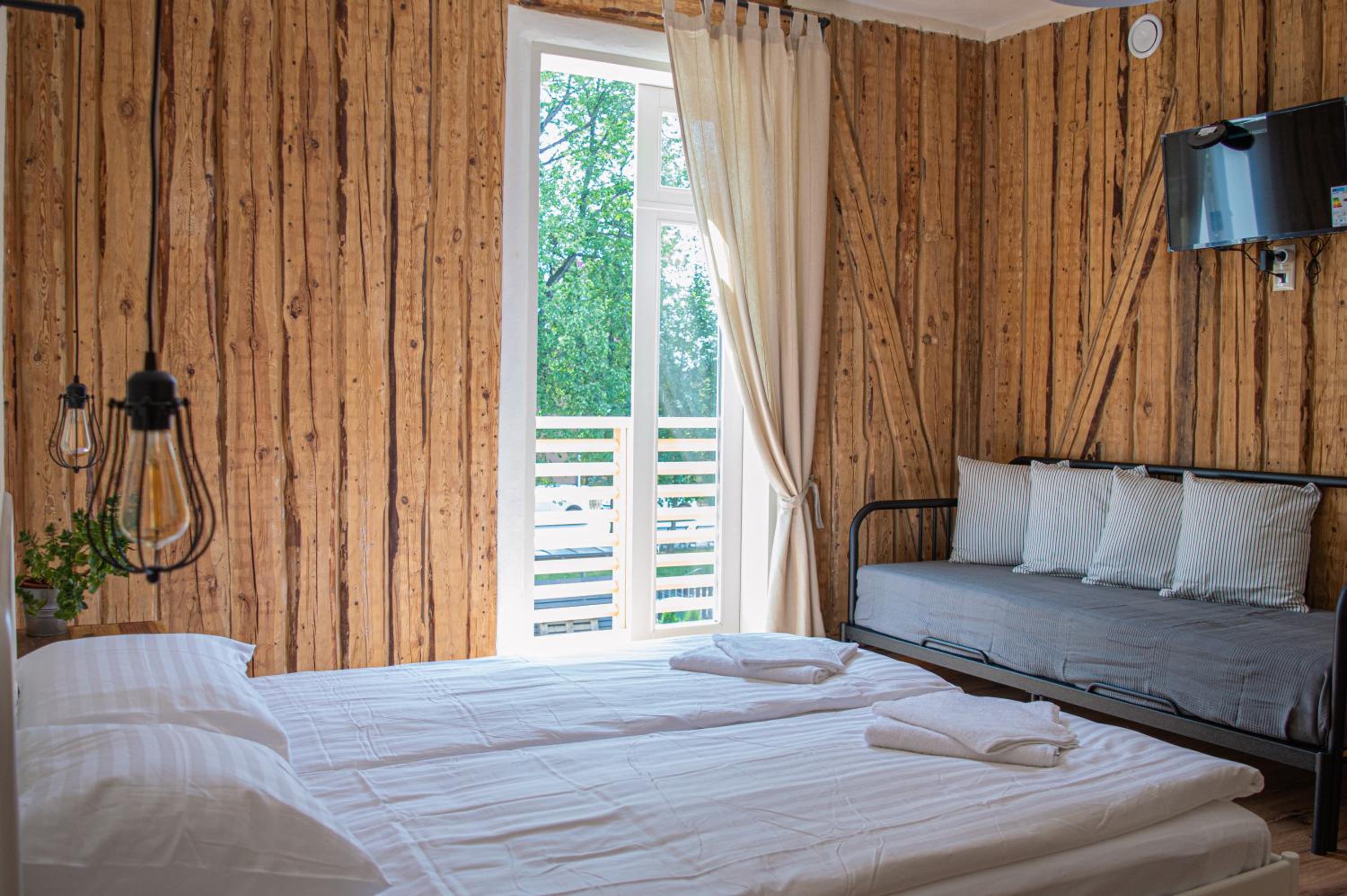 Double Room with Balcony - Photo 2