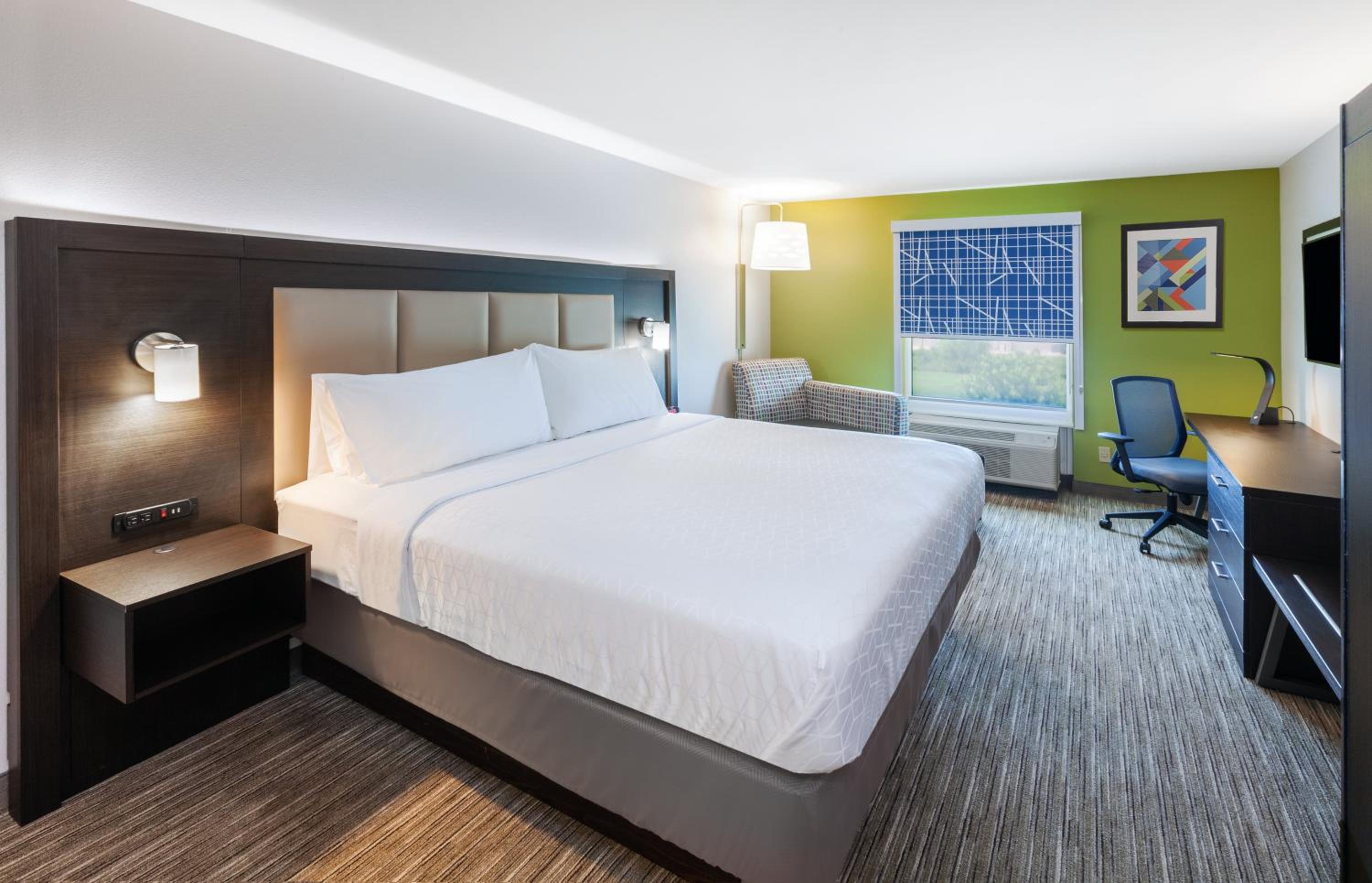 Standard King Room - Photo 2