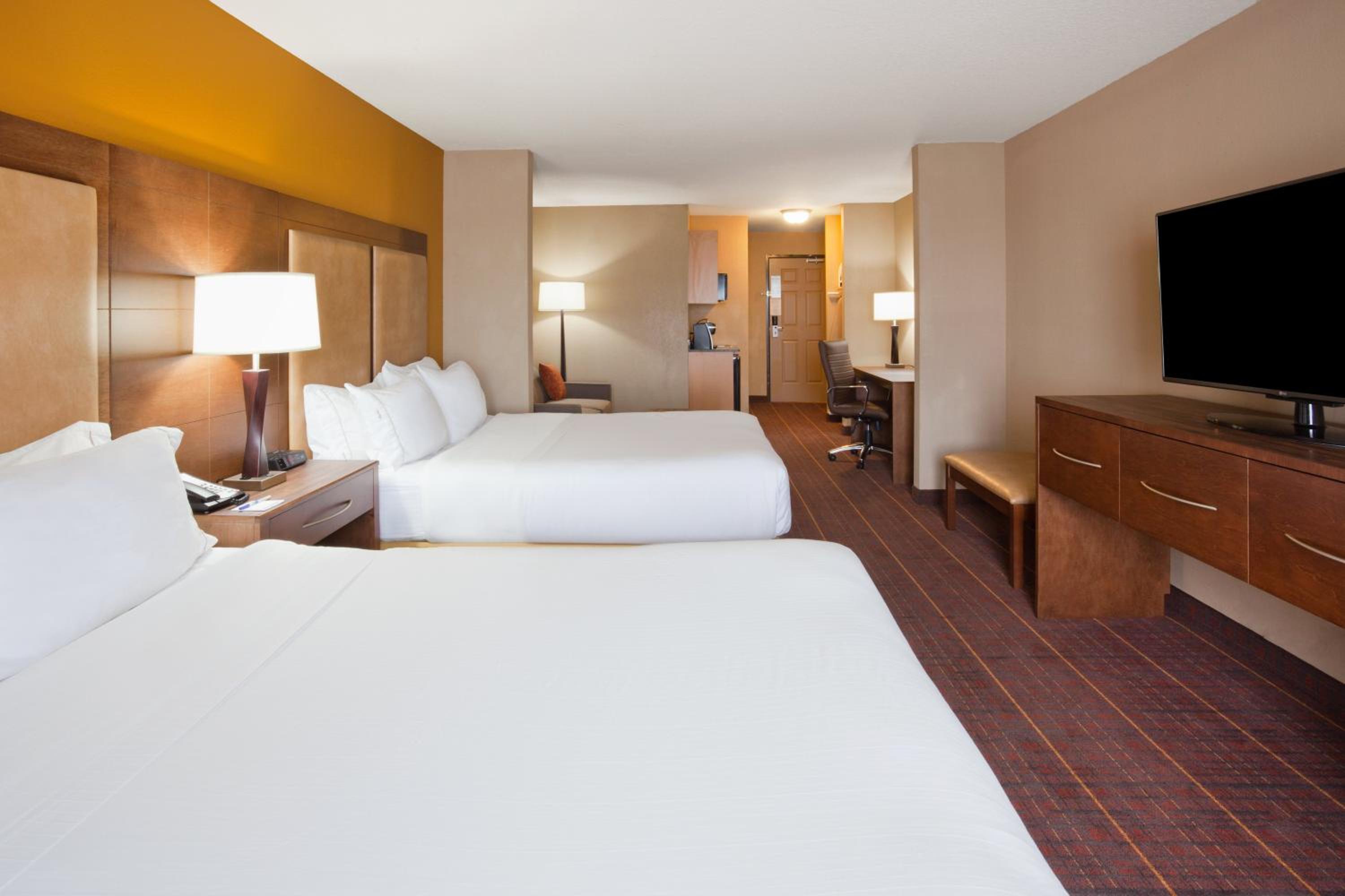 Queen Room with Two Queen Beds and Sofa Bed - Photo 1