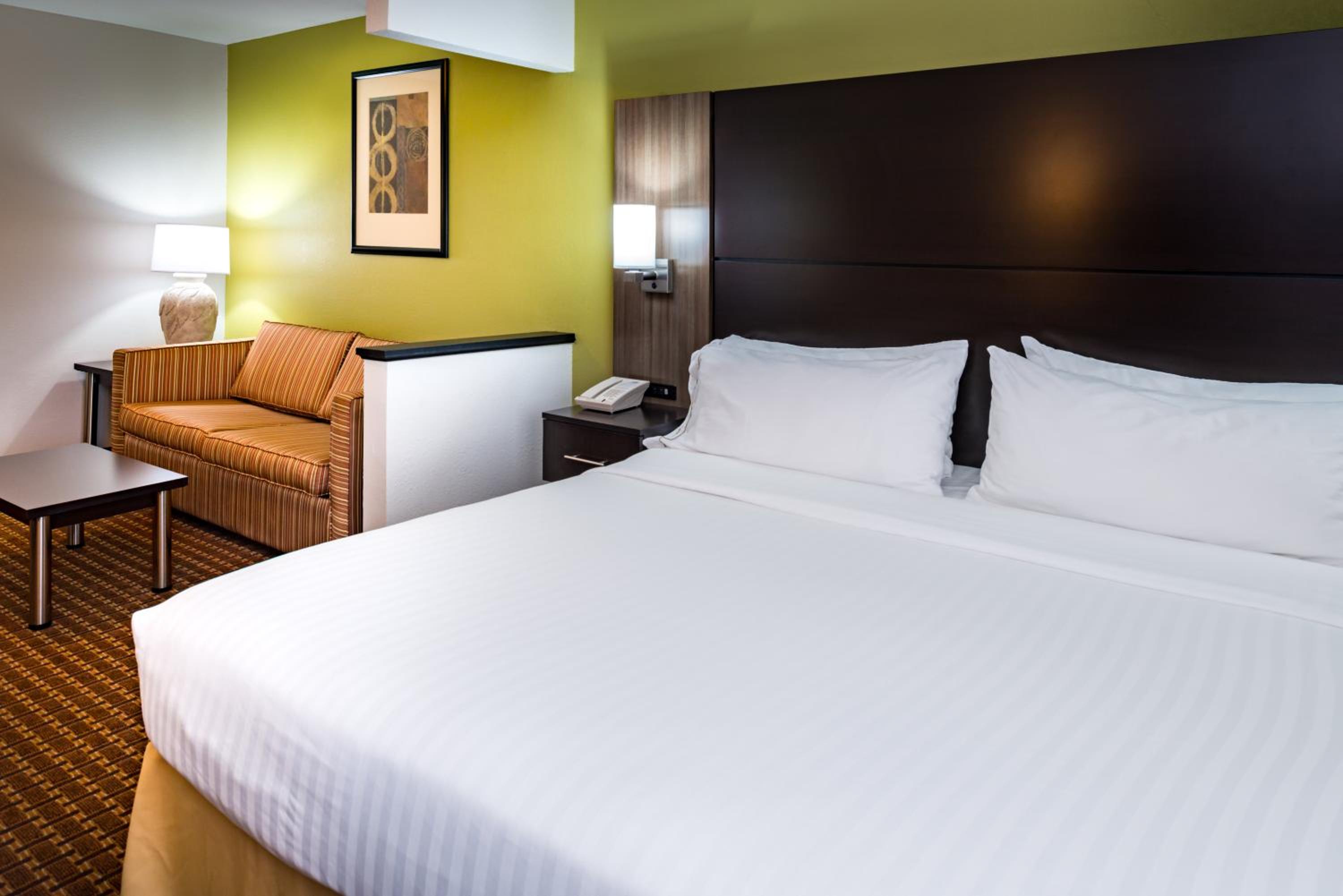 King Room - Hearing Accessible - Non-Smoking photo 1