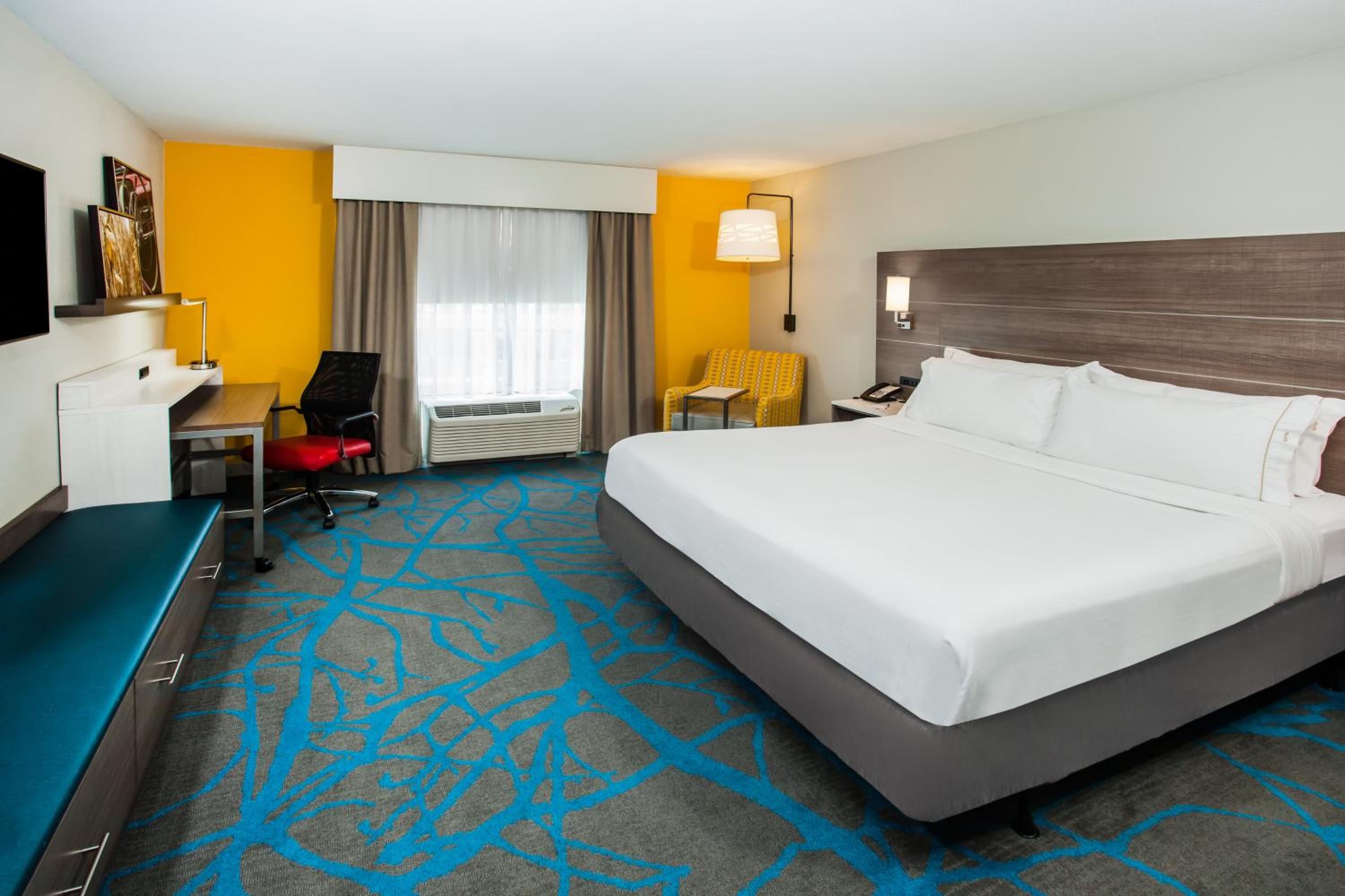 Standard King Room photo 1