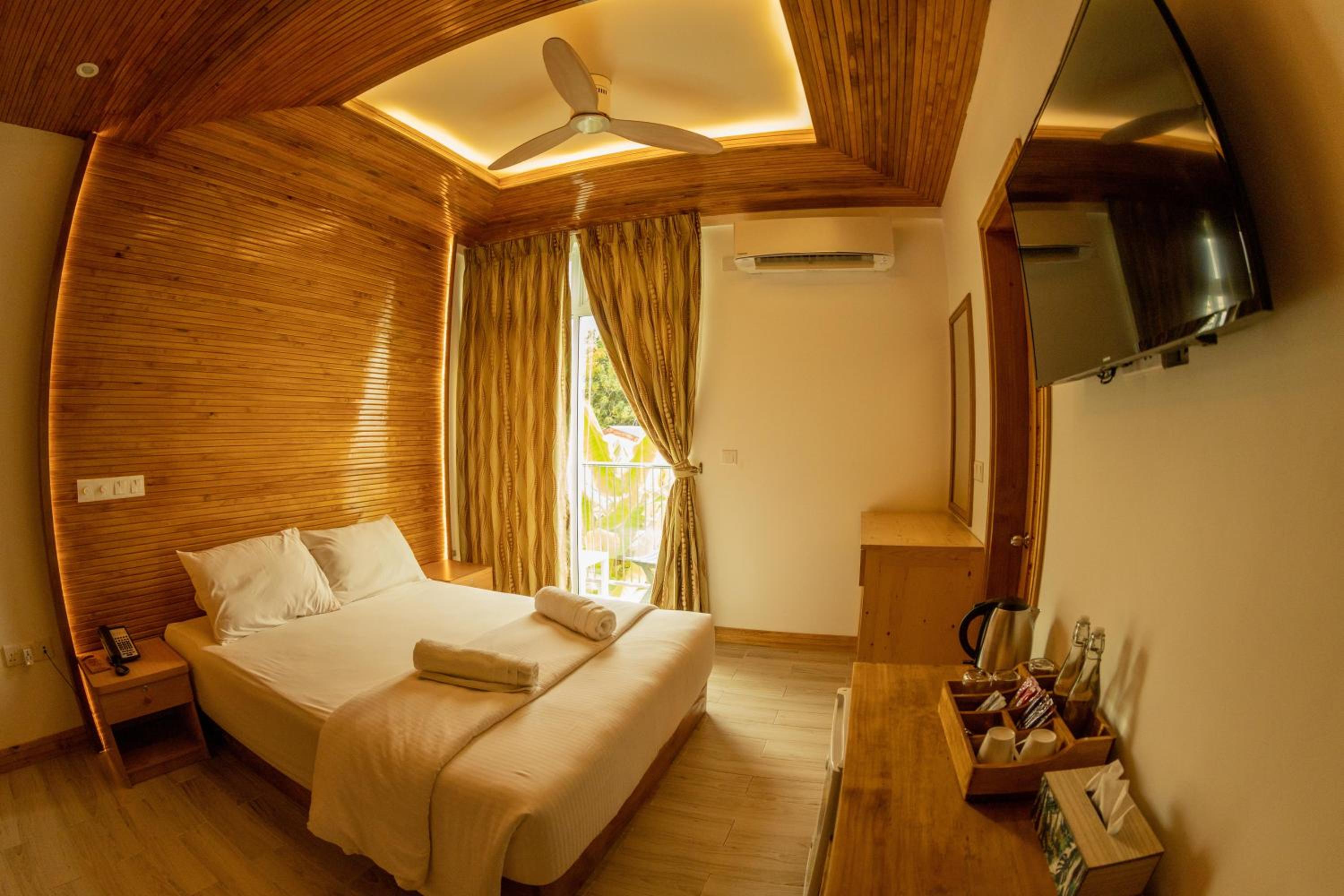 Deluxe Double or Twin Room - Photo 4