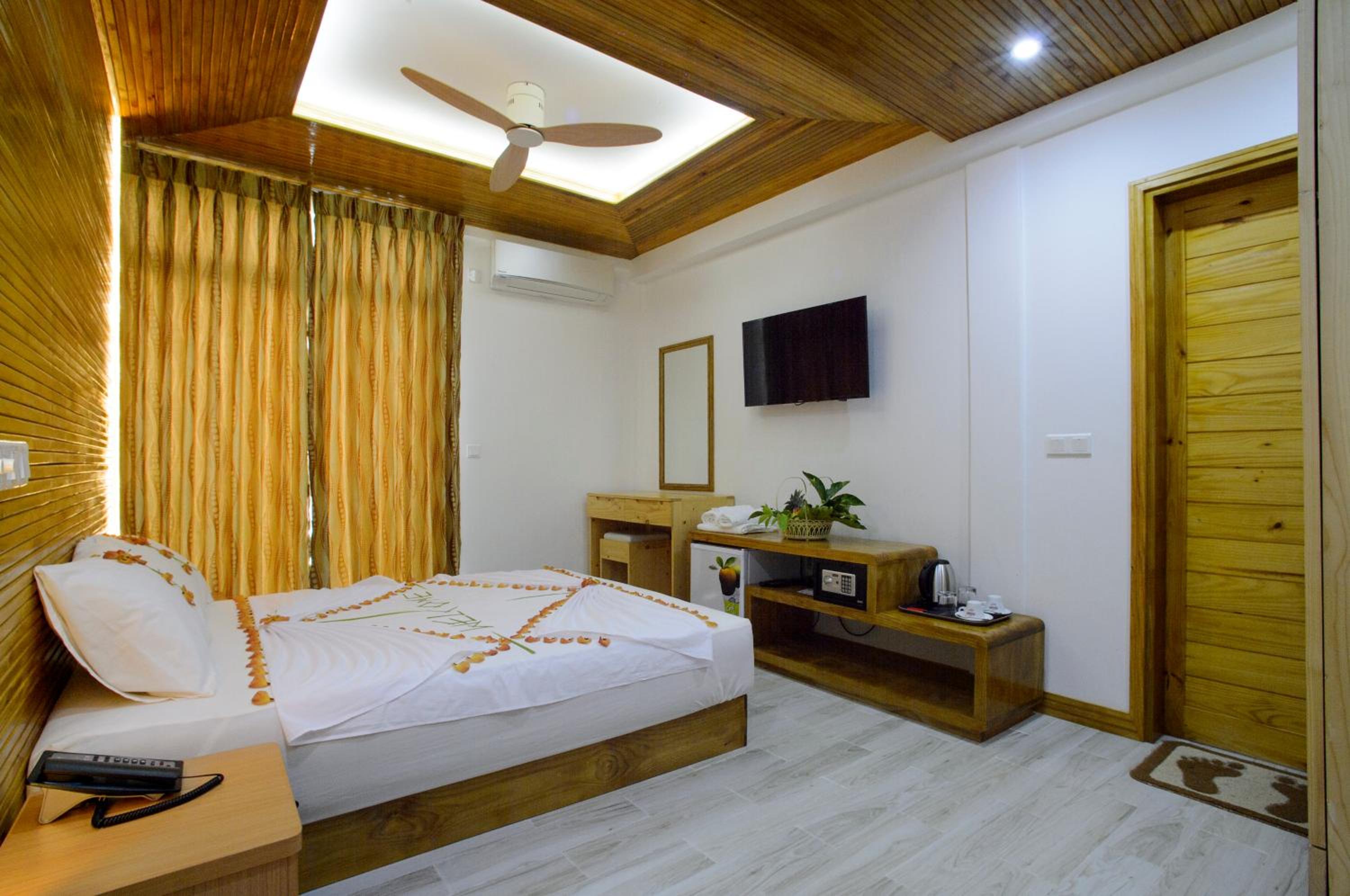 Deluxe Double or Twin Room - Photo 33