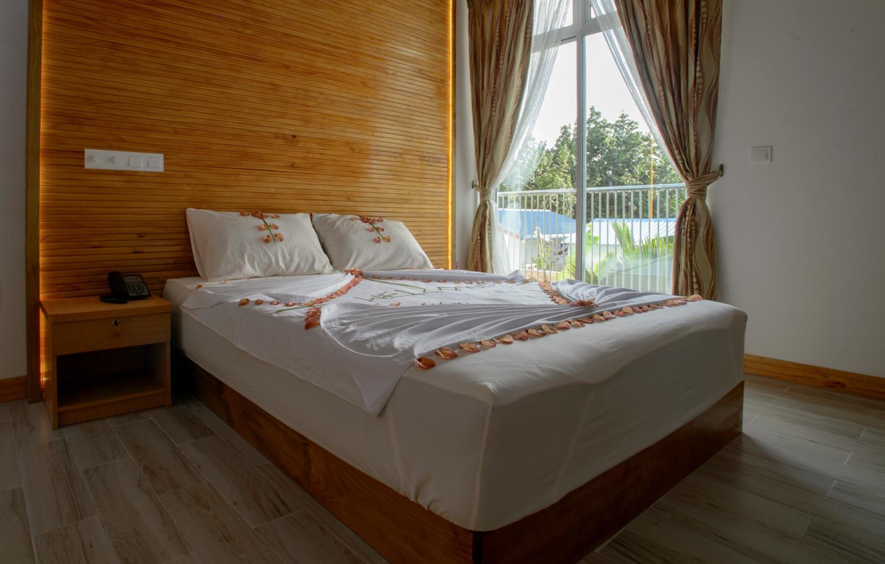 Deluxe Double or Twin Room - Photo 34