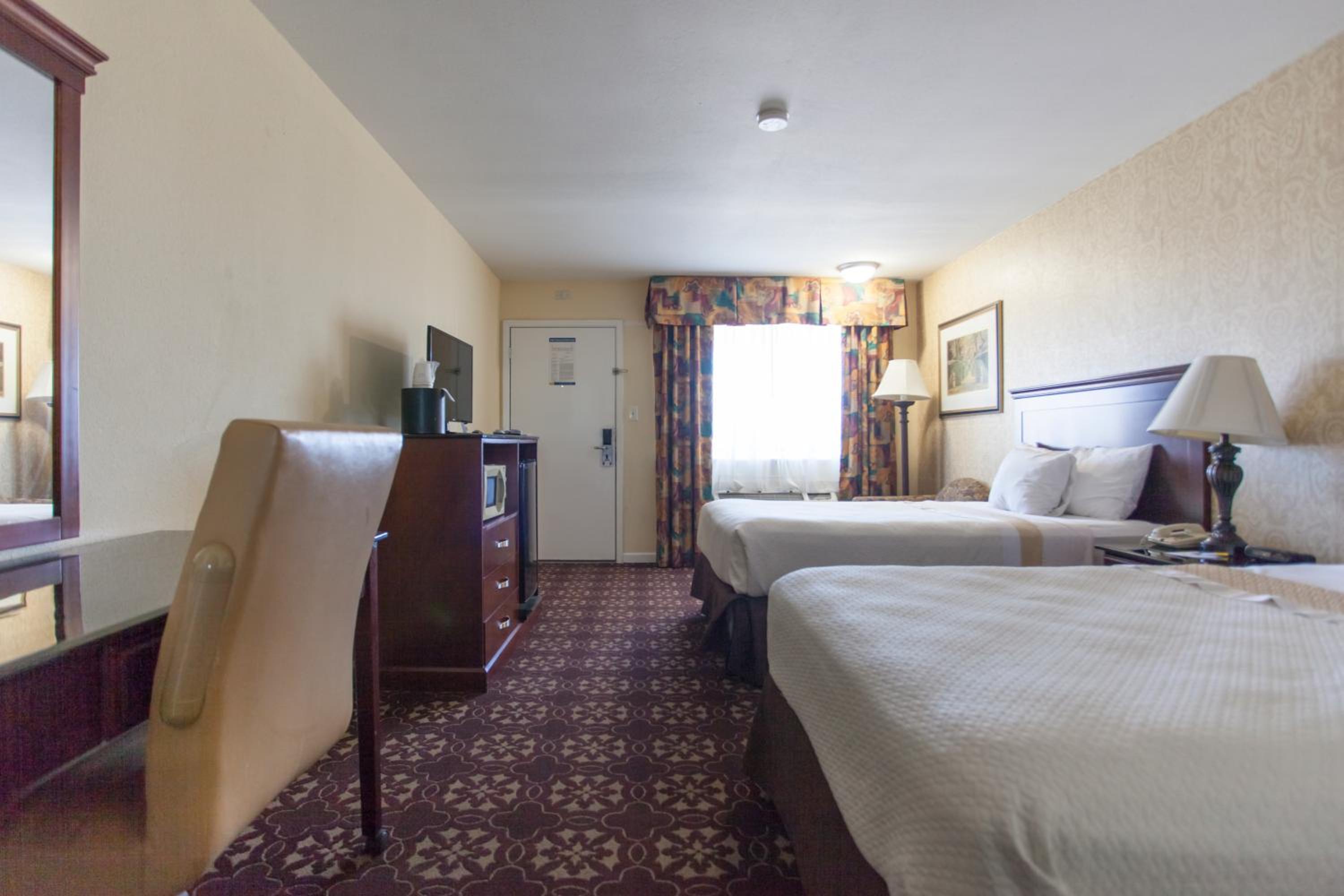 Double Room with Two Double Beds - Smoking - Photo 7