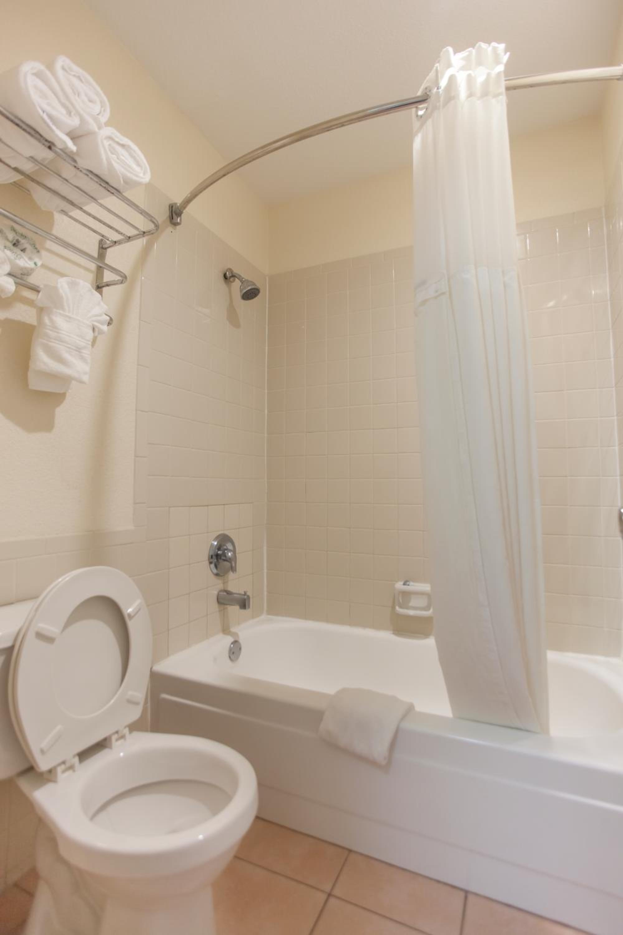 Double Studio with Two Double Beds- Smoking - Photo 9