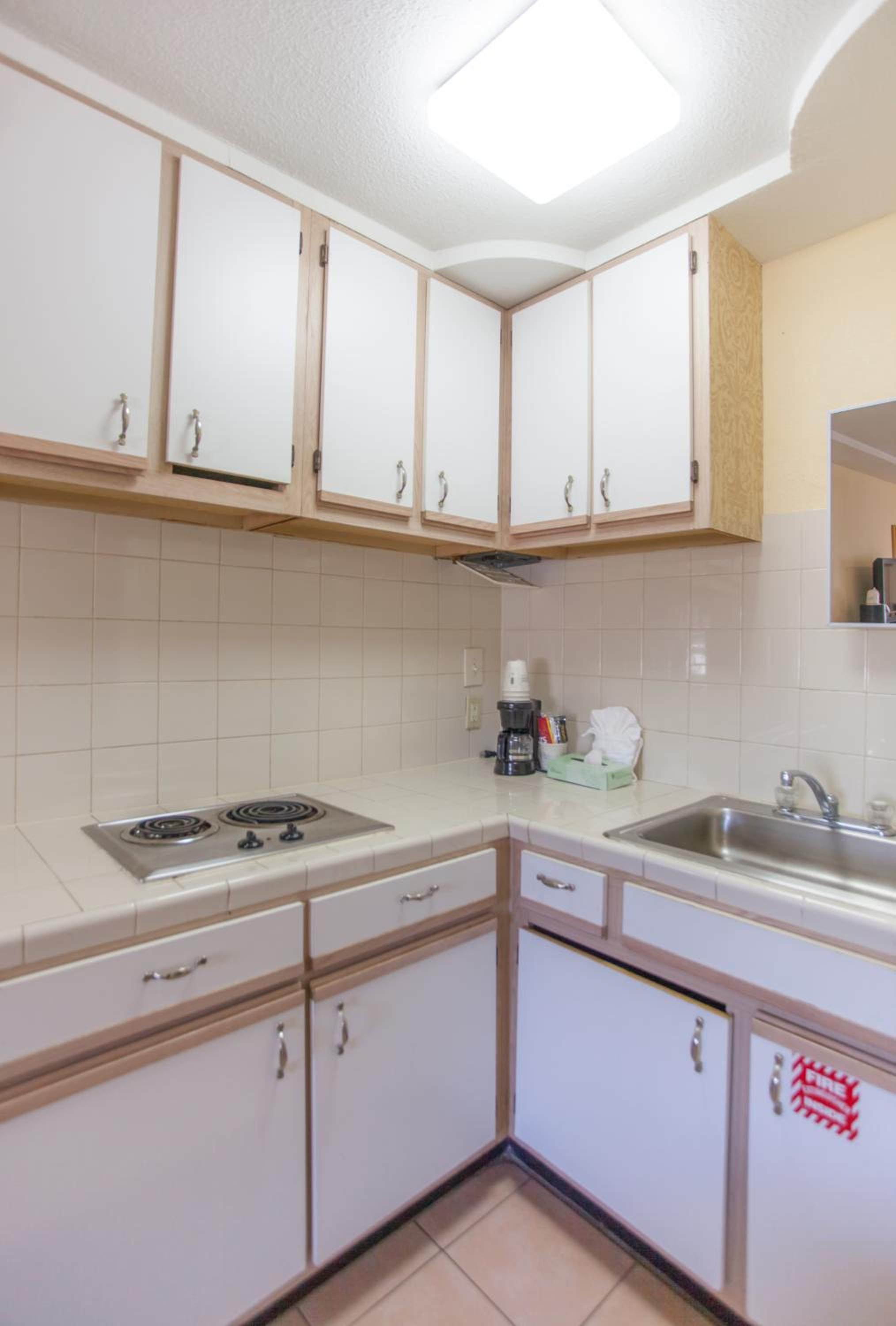 Double Studio with Two Double Beds- Smoking - Photo 10