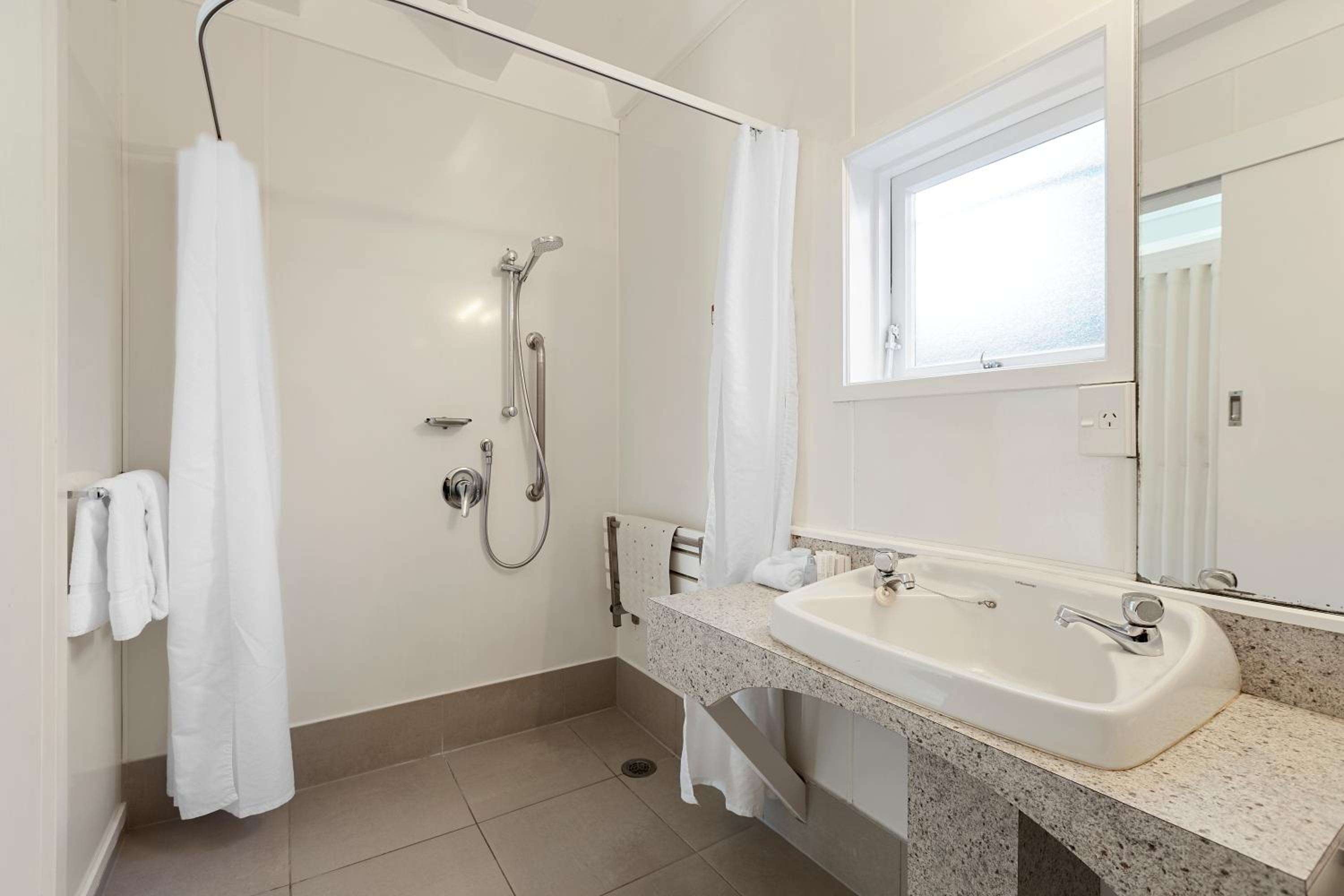 One-Bedroom Apartment (Accessible) - Photo 4