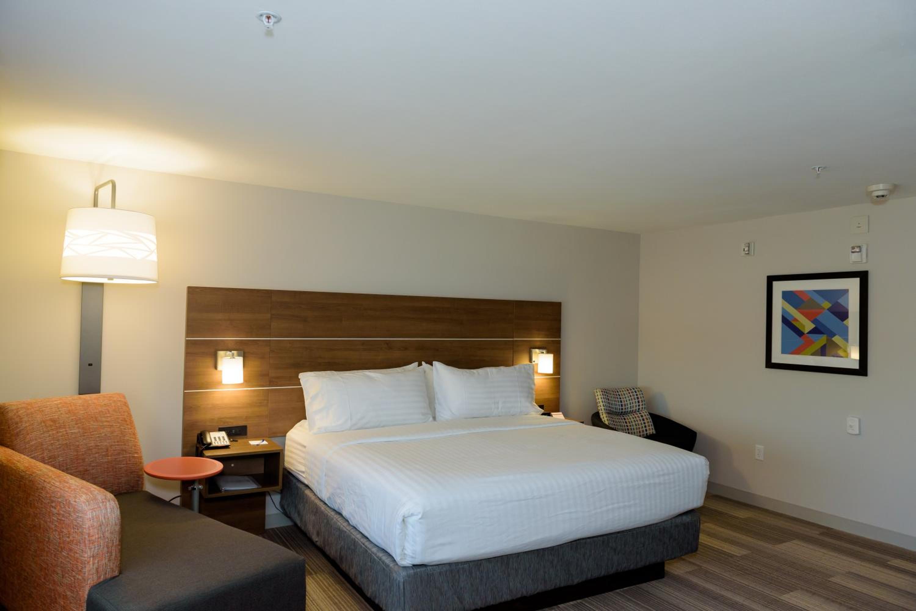Standard King Room with Extra Space