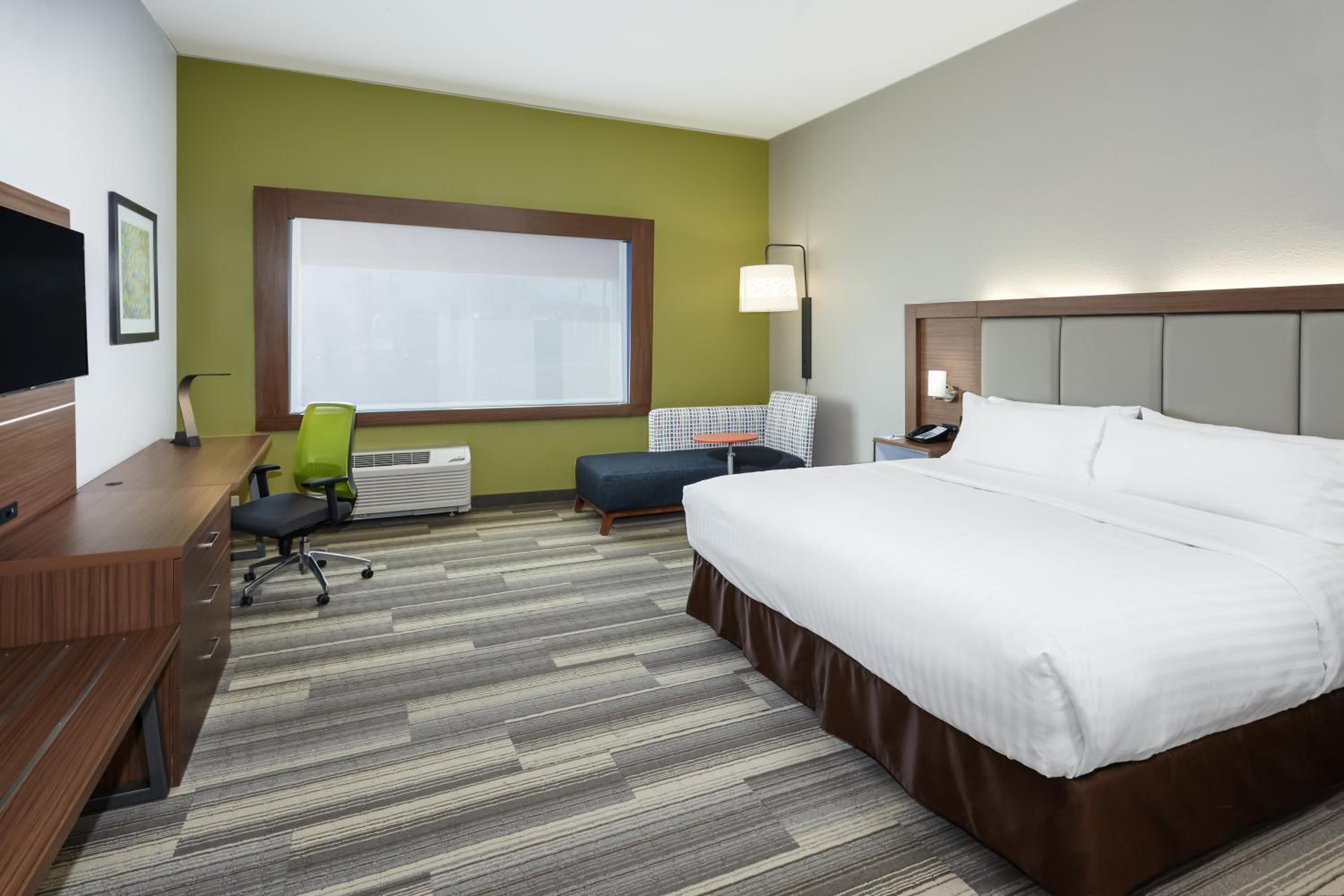 King Room with Bath Tub - Disability Access photo 2