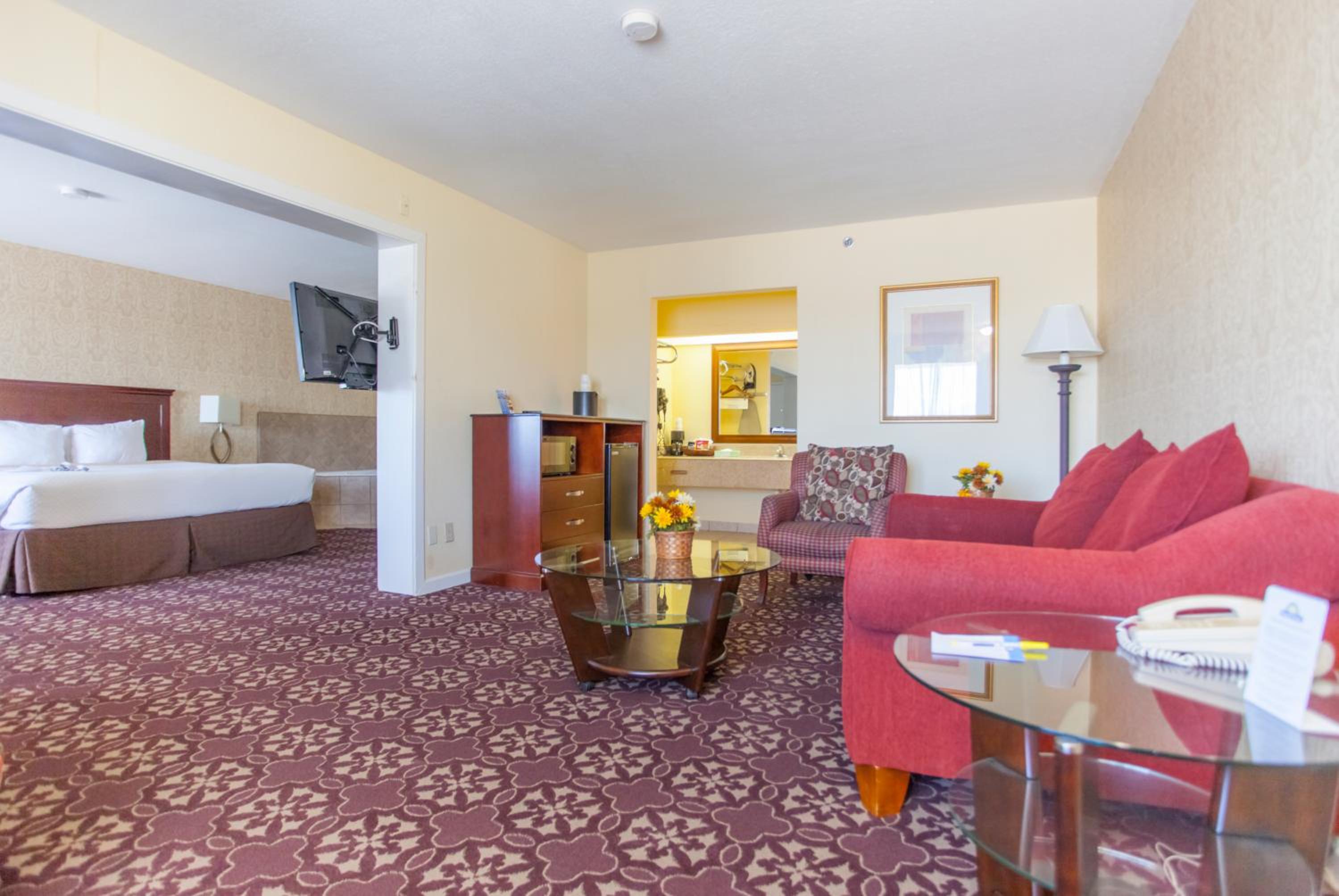 Deluxe King Studio with Spa Bath - Photo 1