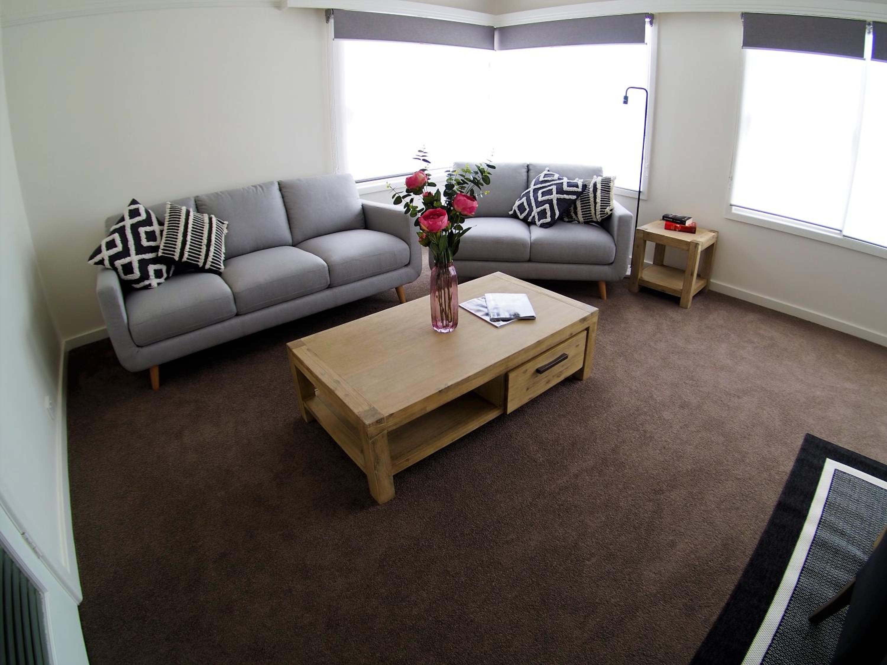 Three-Bedroom House photo 2