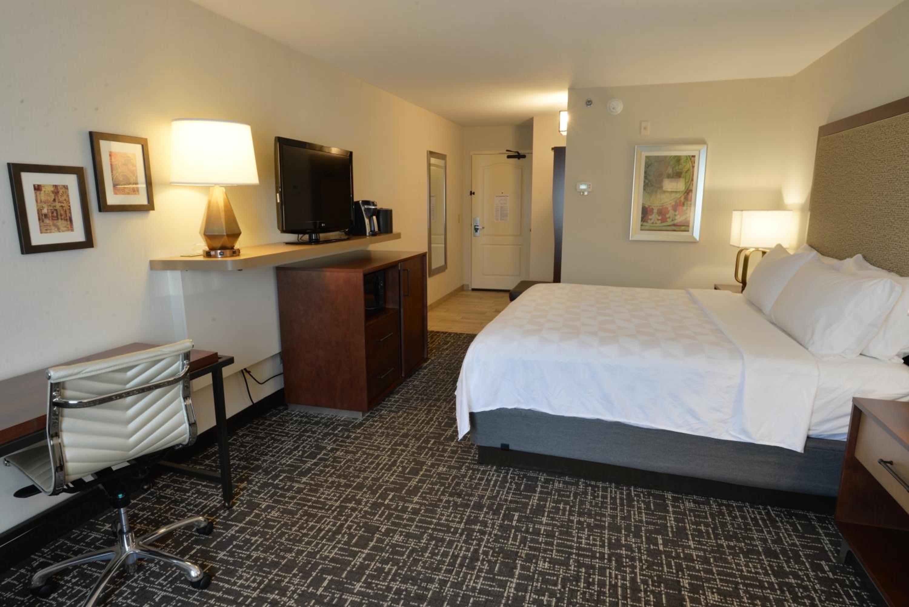 Standard King Room - Photo 1