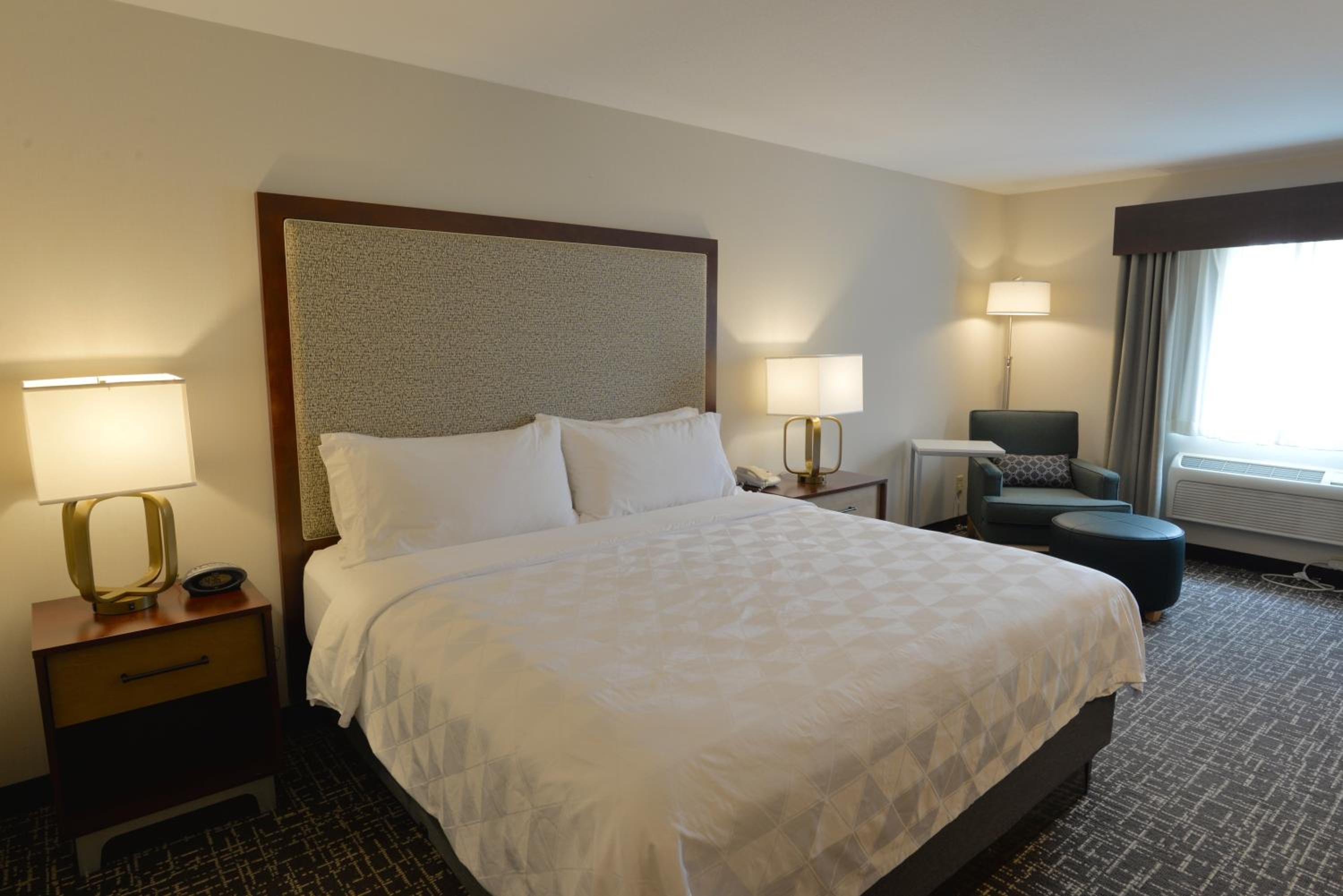 Standard King Room - Photo 2