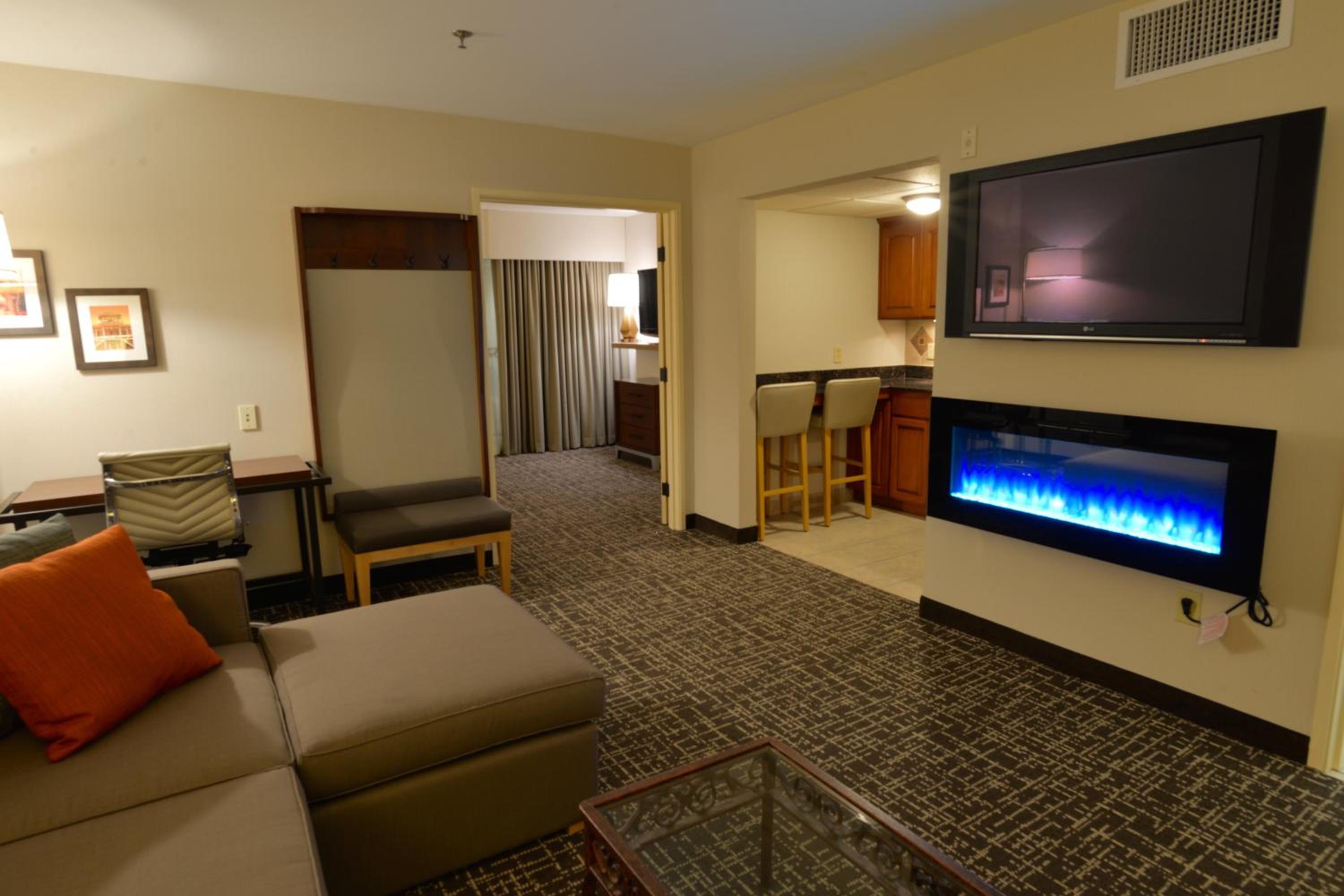 King Suite with Balcony - Photo 1