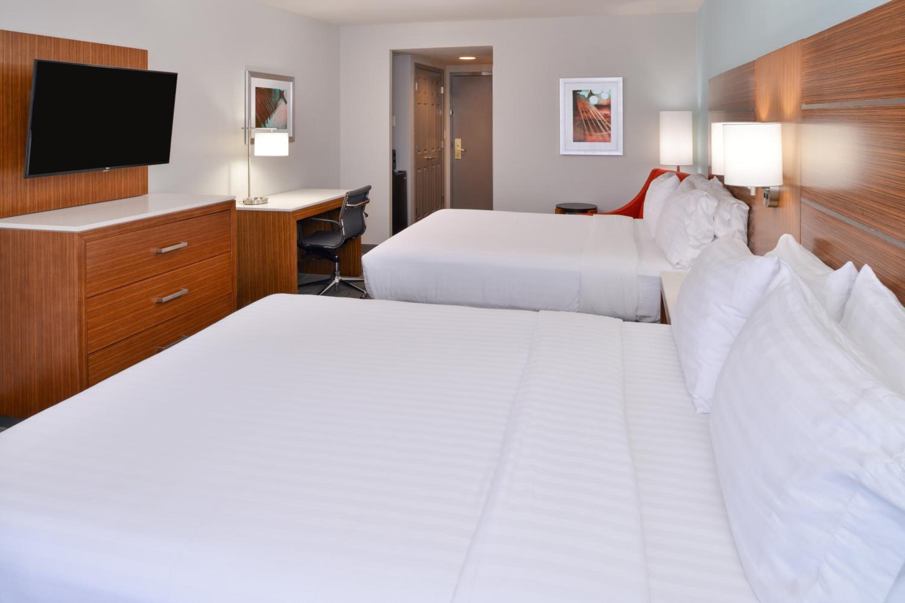 Standard Double Room with Two Double Beds - Photo 5