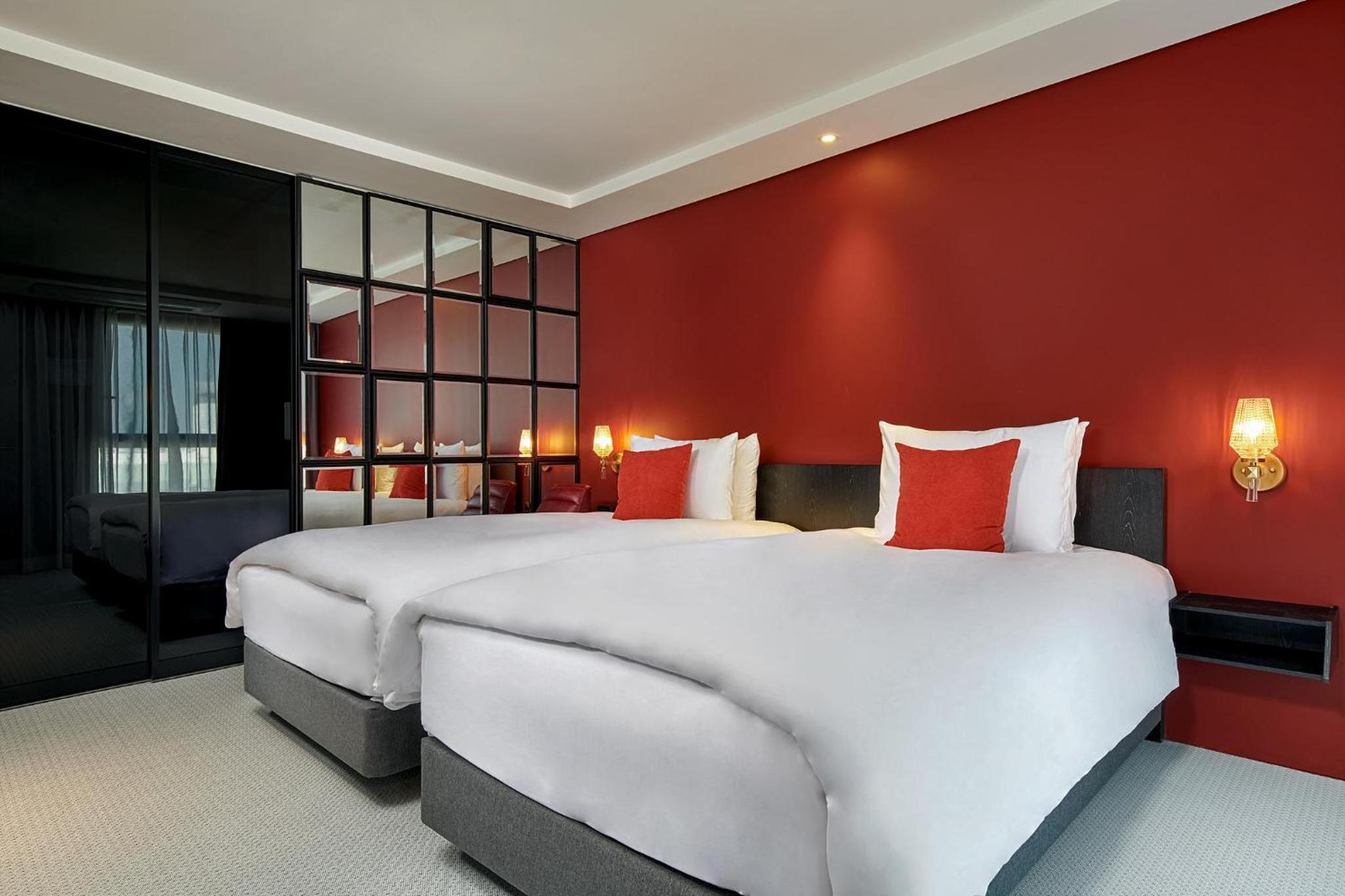 Standard Twin Room - Photo 1