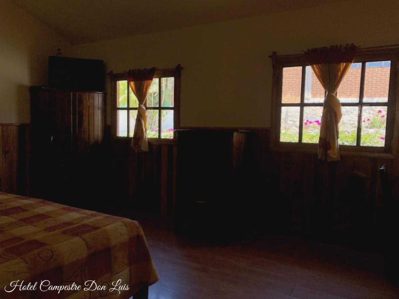 Deluxe Queen Room photo 2